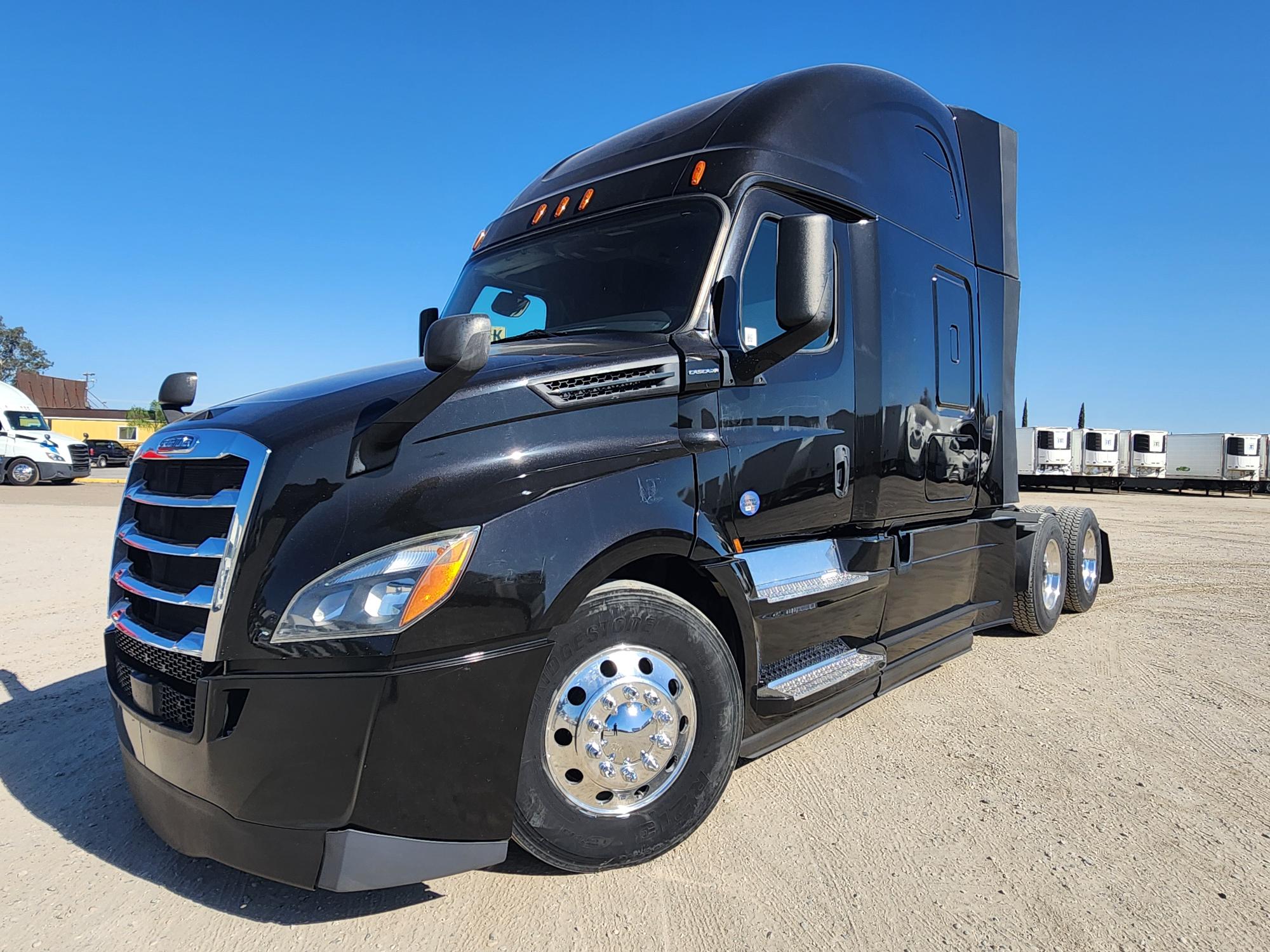 2020 FREIGHTLINER CASCADIA 126SLP - image 1