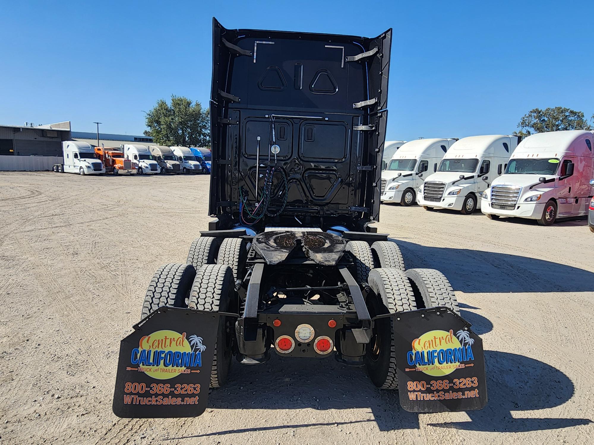 2020 FREIGHTLINER CASCADIA 126SLP - image 5
