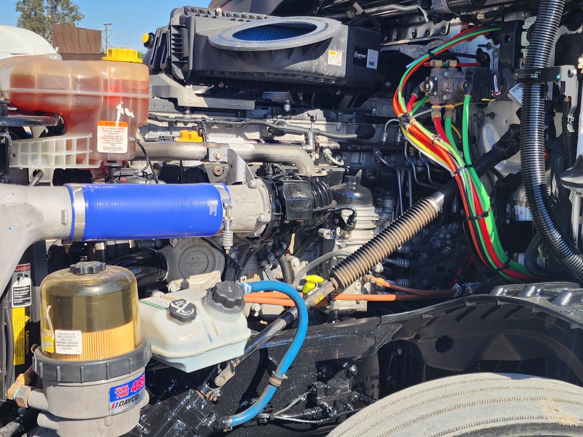 2020 FREIGHTLINER CASCADIA 126SLP - image 9