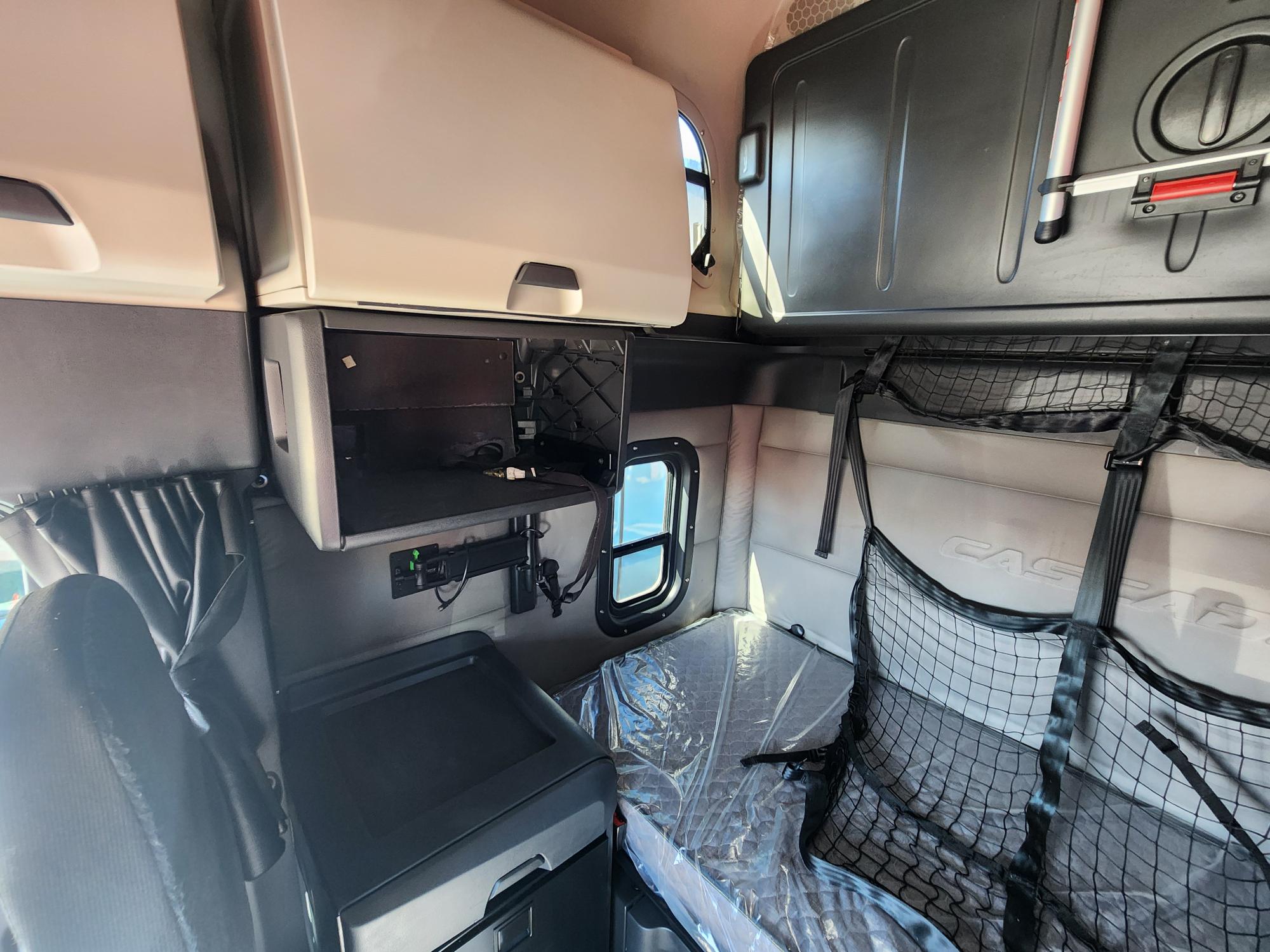 2020 FREIGHTLINER CASCADIA 126SLP - image 18