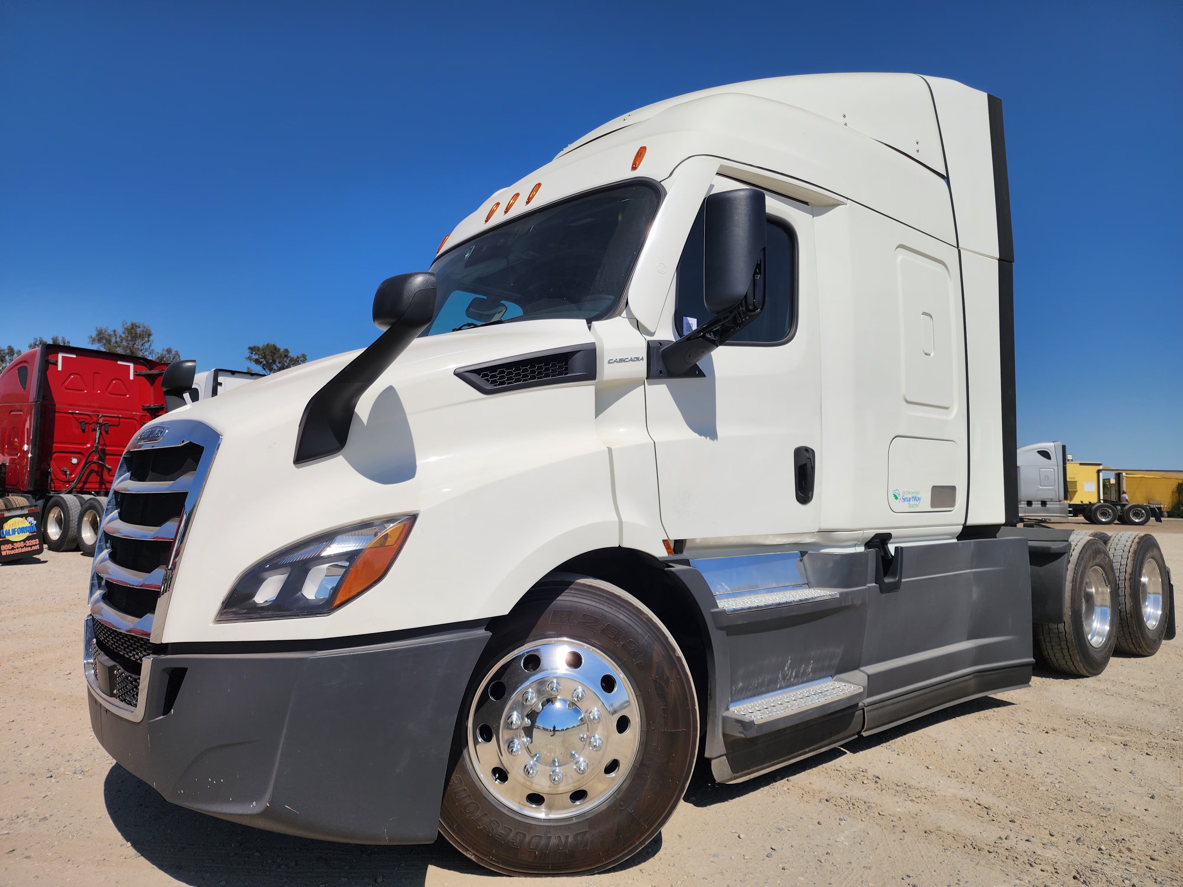 2021 FREIGHTLINER CASCADIA 116SLP - image 1