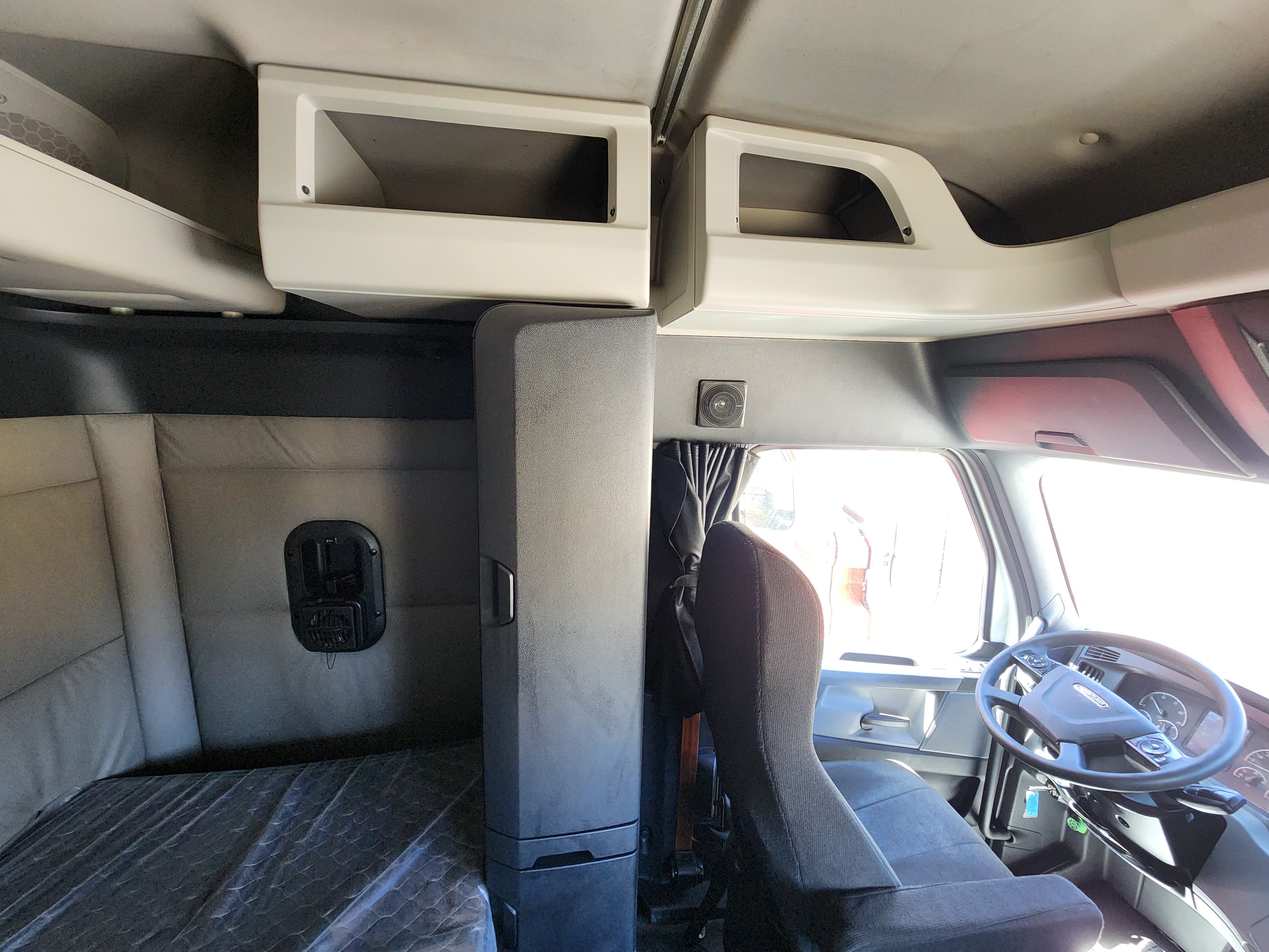 2021 FREIGHTLINER CASCADIA 116SLP - image 22