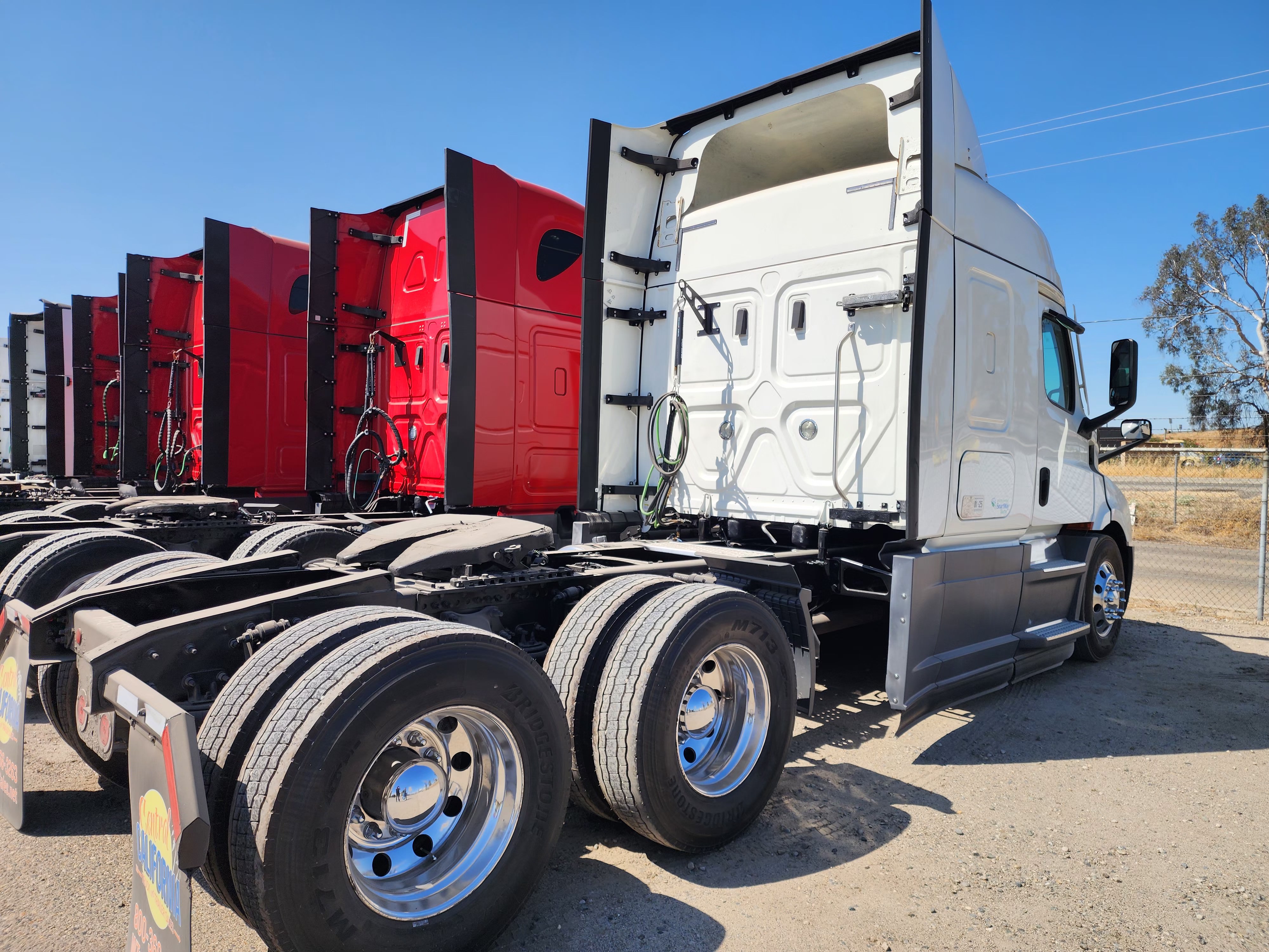 2021 FREIGHTLINER CASCADIA 116SLP - image 6