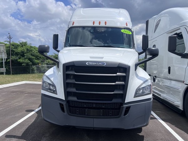 FREIGHTLINER CASCADIA 126SLP 2022