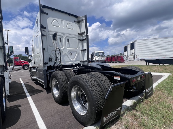 FREIGHTLINER CASCADIA 126SLP 2022