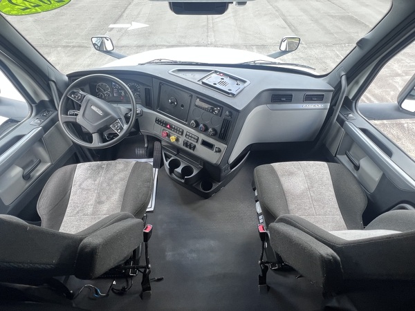 FREIGHTLINER CASCADIA 126SLP 2022