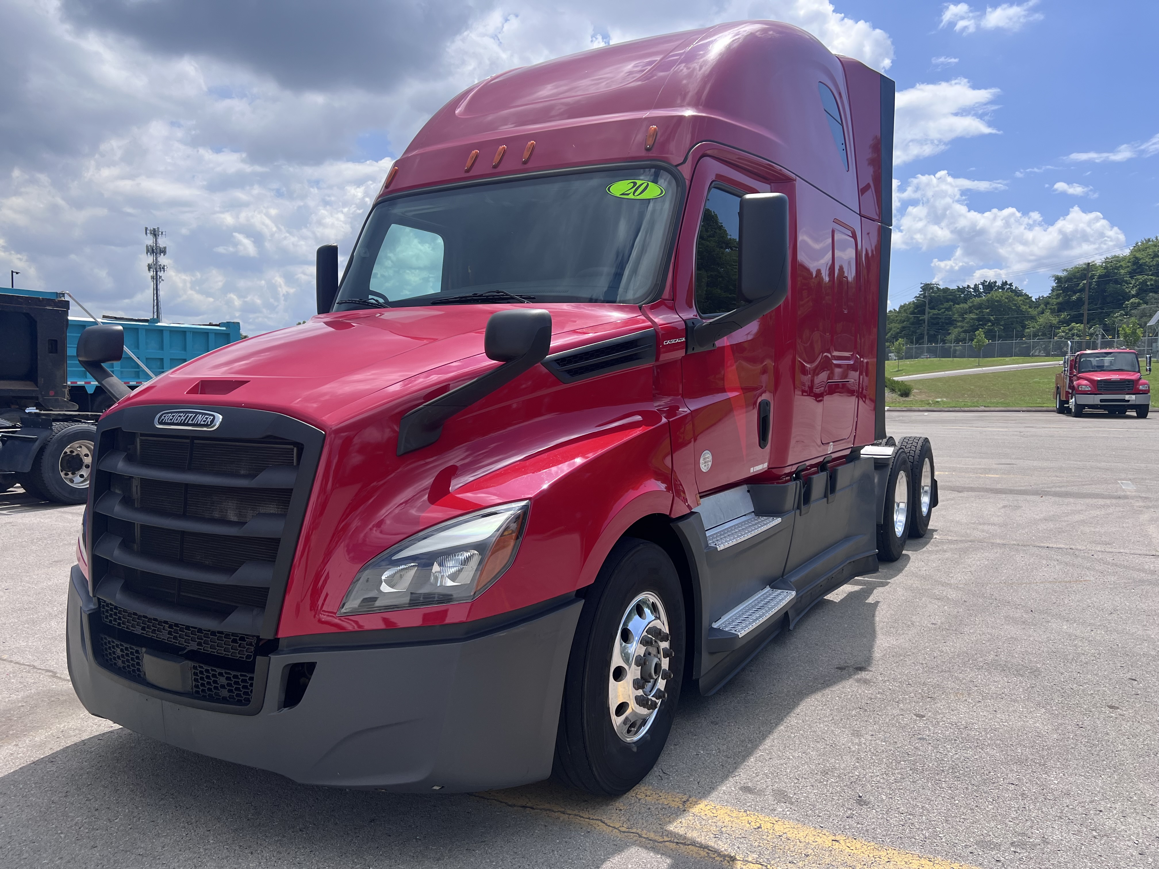 2020 FREIGHTLINER CASCADIA 126SLP - image 1