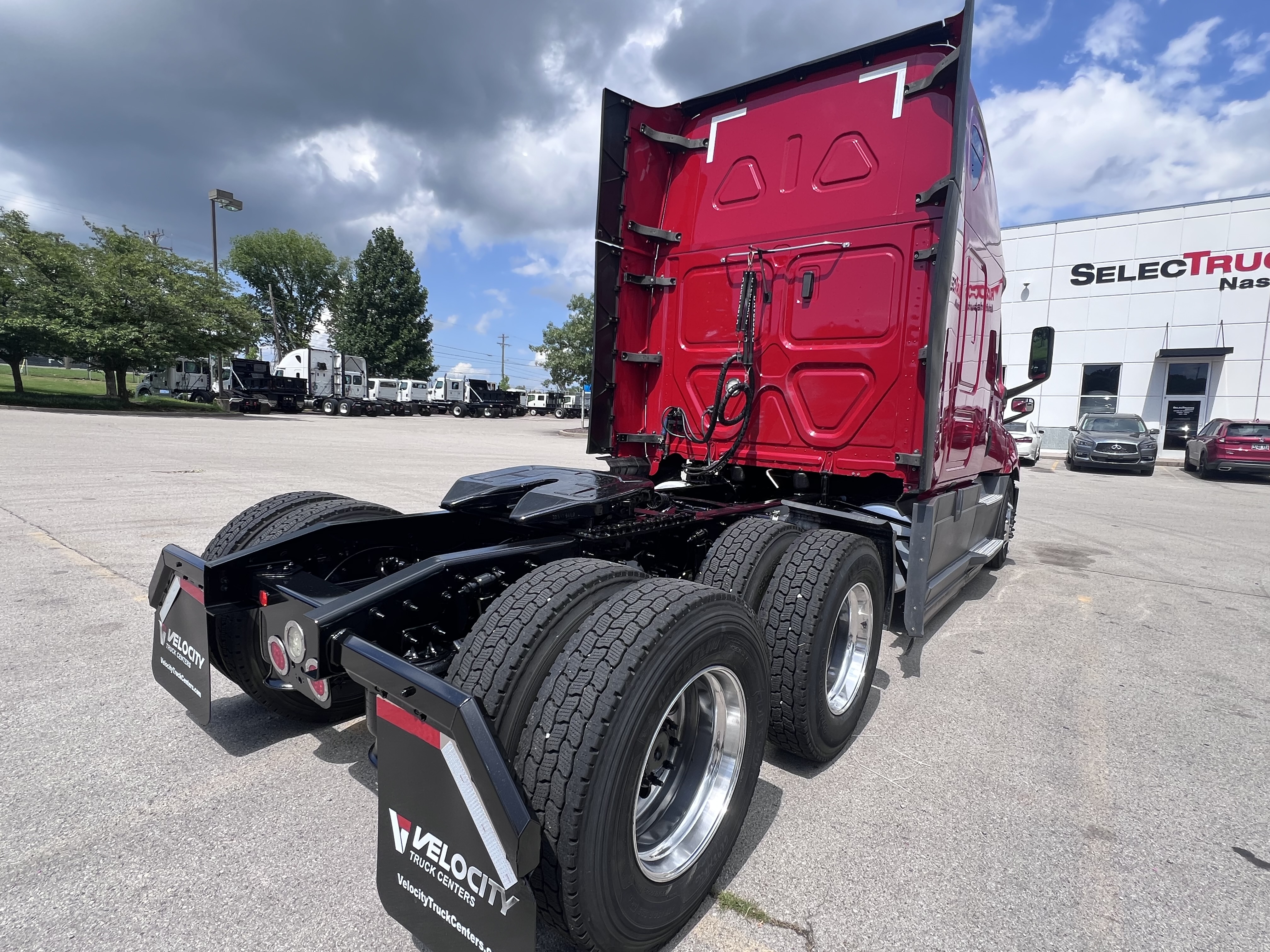 2020 FREIGHTLINER CASCADIA 126SLP - image 5