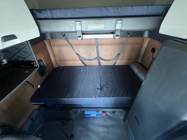 FREIGHTLINER CASCADIA 126SLP 2020