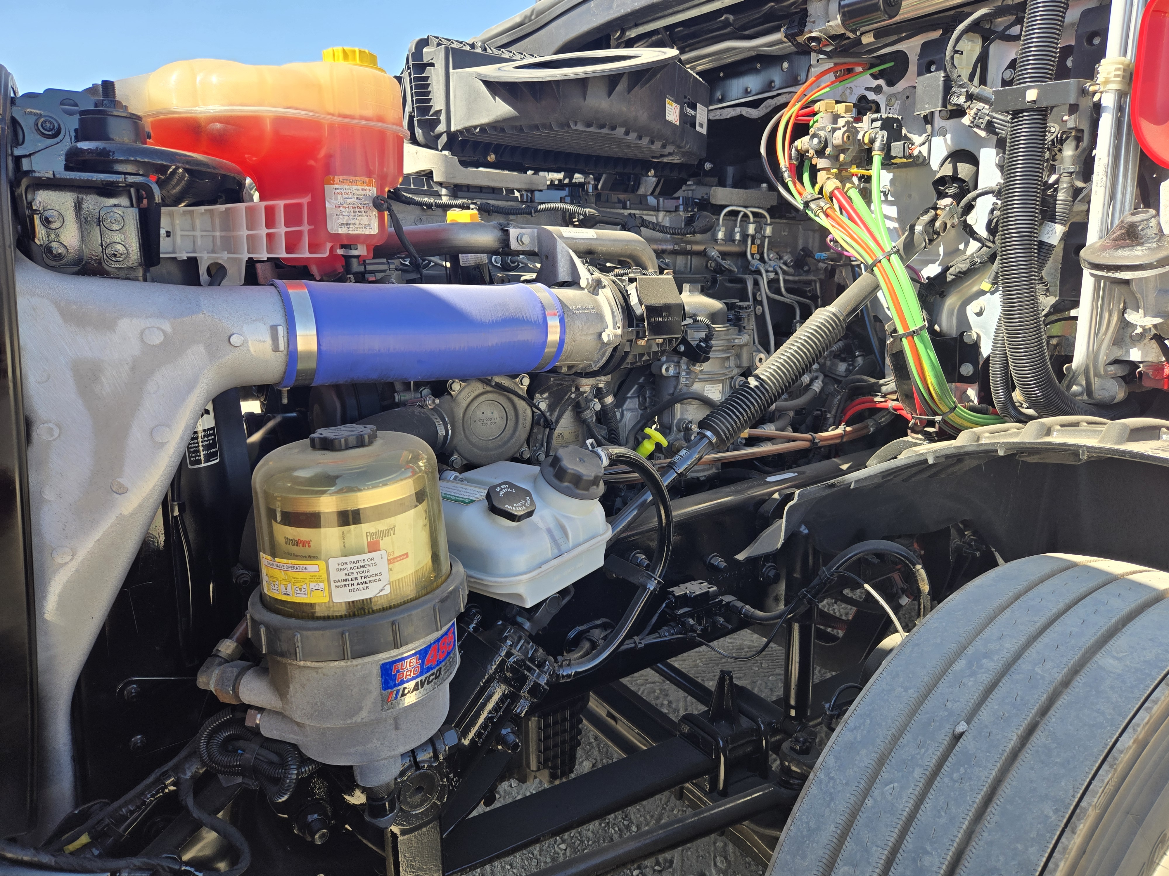 2020 FREIGHTLINER CASCADIA 126SLP - image 9