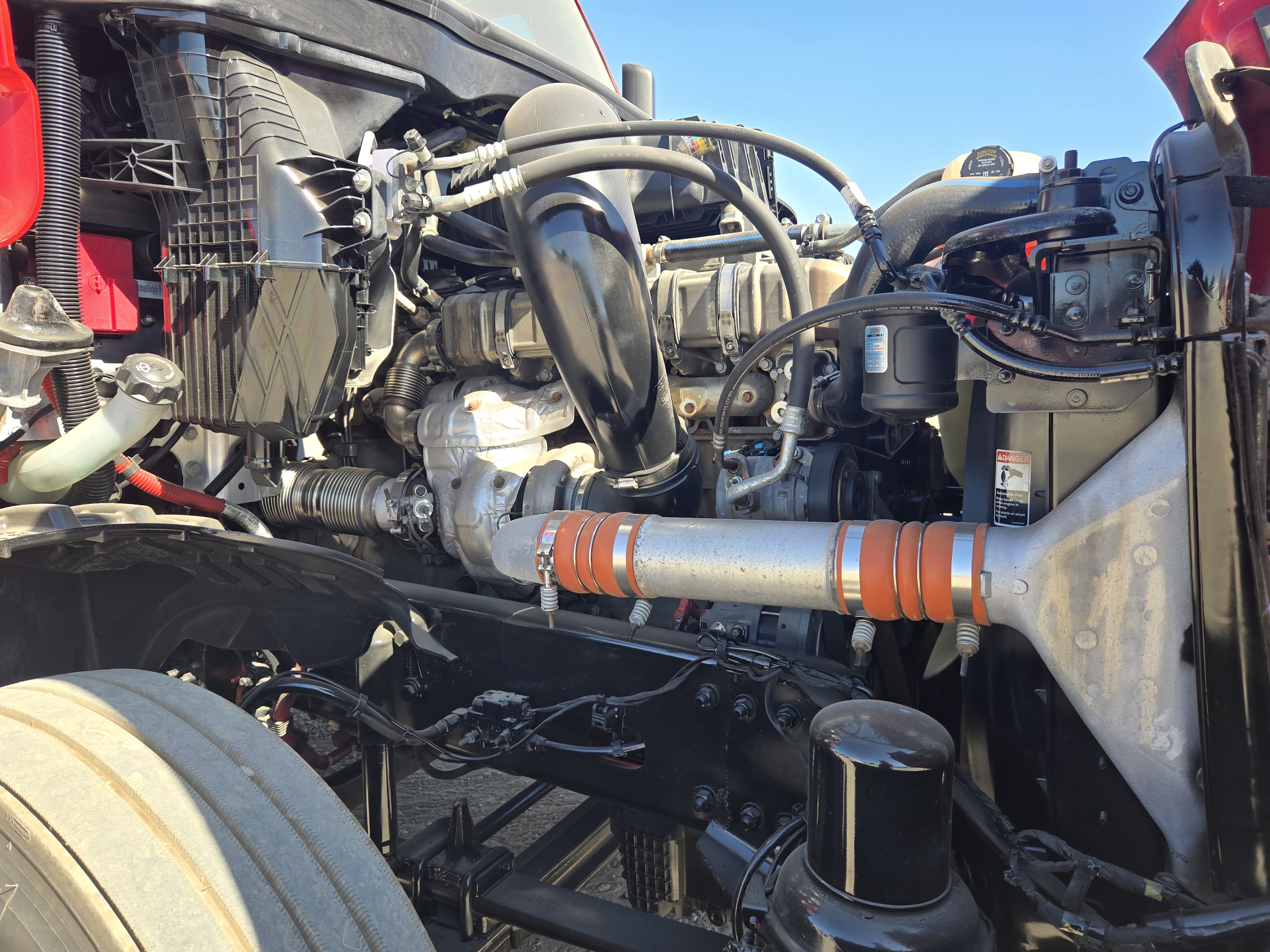 2020 FREIGHTLINER CASCADIA 126SLP - image 8