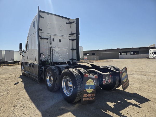 FREIGHTLINER CASCADIA 126SLP 2023