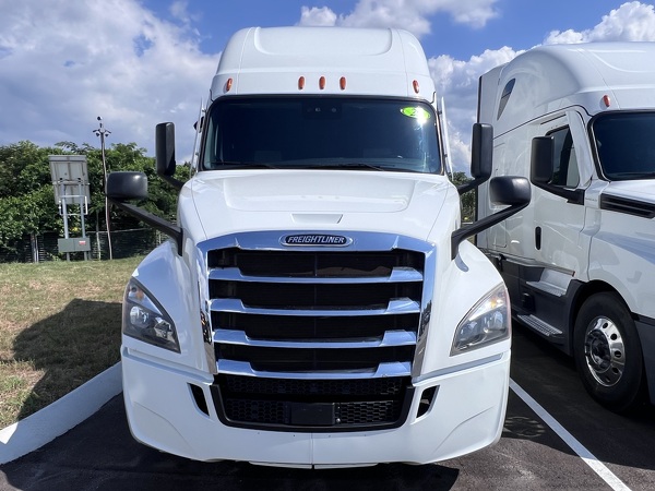 FREIGHTLINER CASCADIA 126SLP 2020