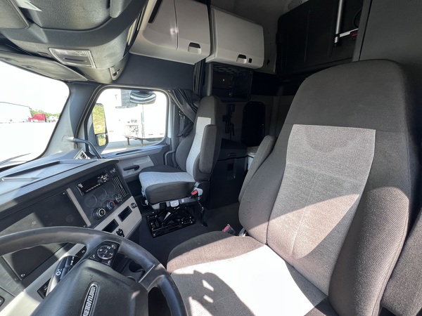 FREIGHTLINER CASCADIA 126SLP 2020