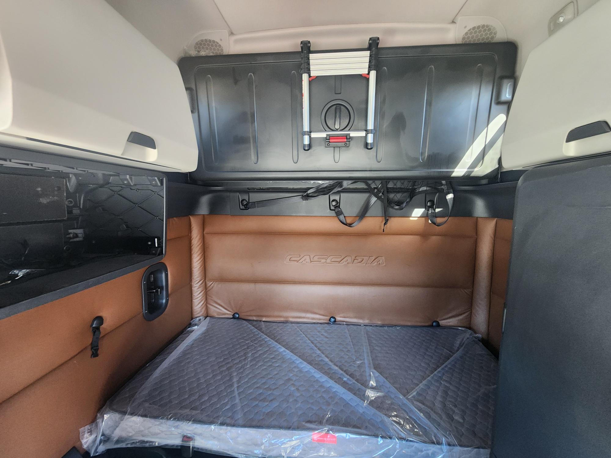 2021 FREIGHTLINER CASCADIA 126SLP - image 21