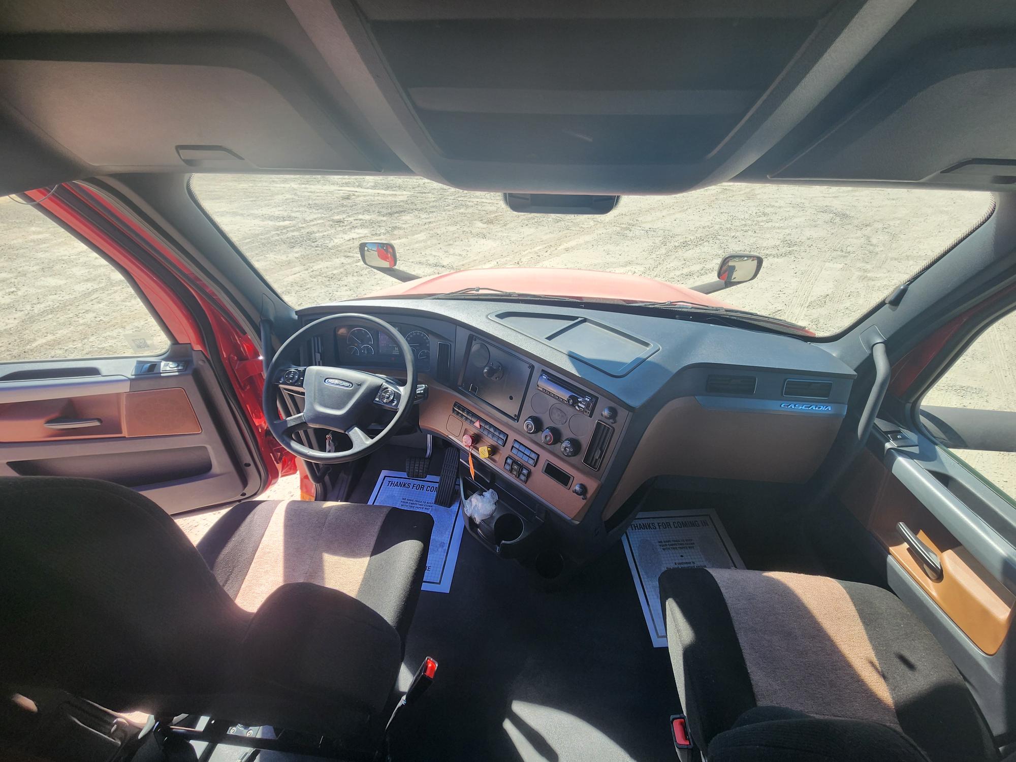 2021 FREIGHTLINER CASCADIA 126SLP - image 17