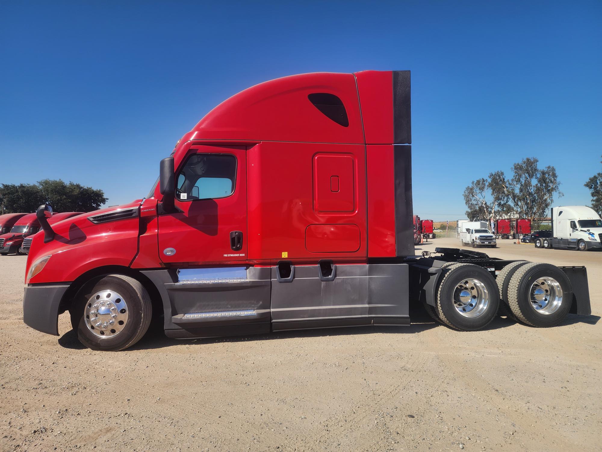 2021 FREIGHTLINER CASCADIA 126SLP - image 3