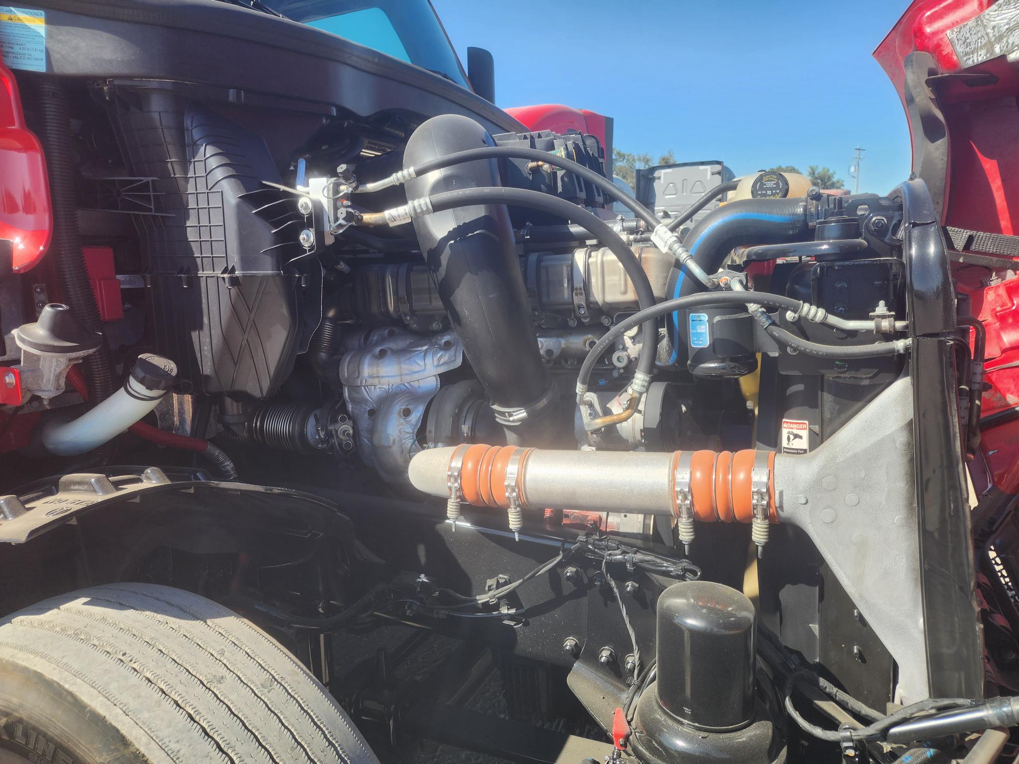 2021 FREIGHTLINER CASCADIA 126SLP - image 9