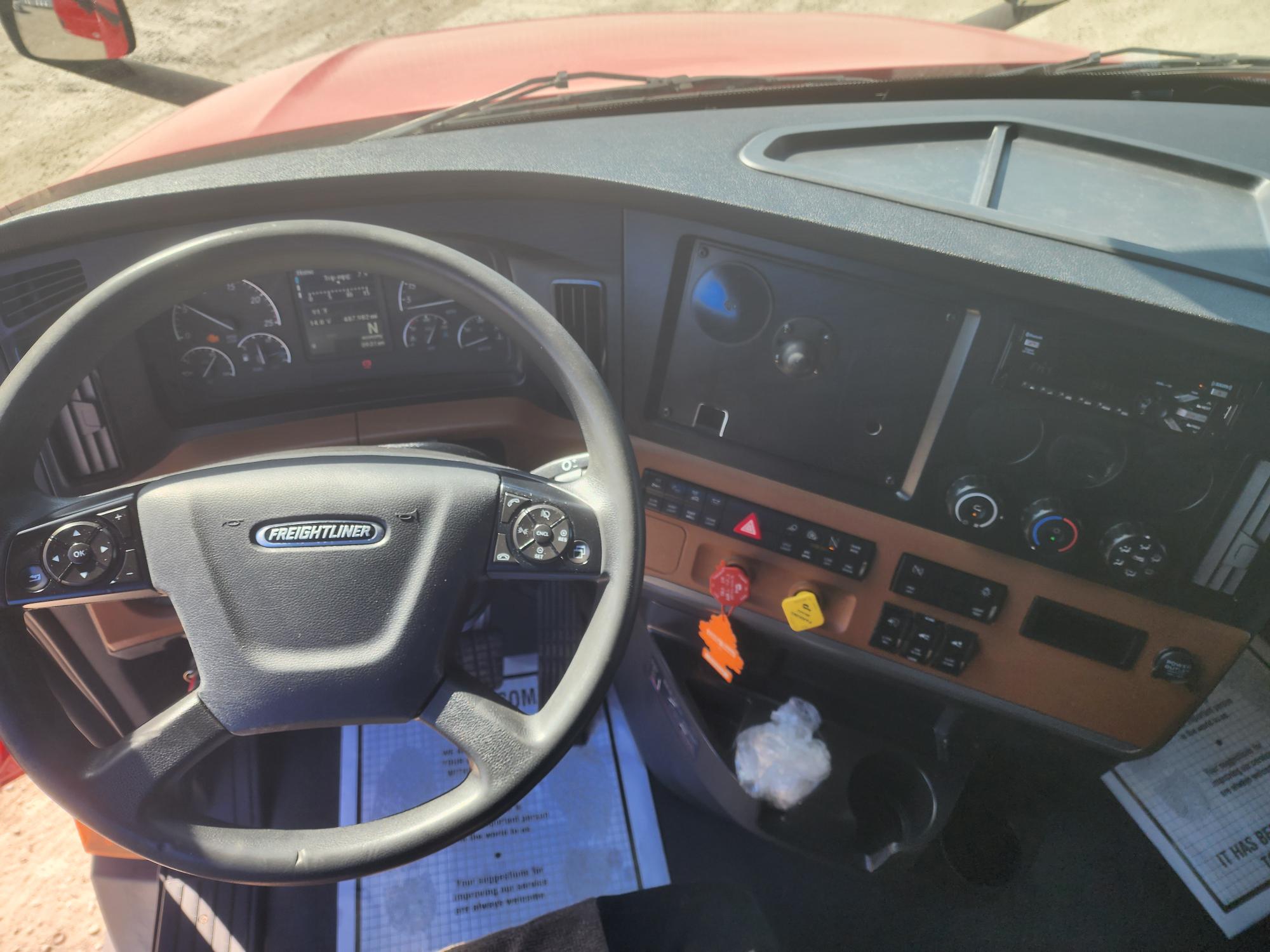 2021 FREIGHTLINER CASCADIA 126SLP - image 18