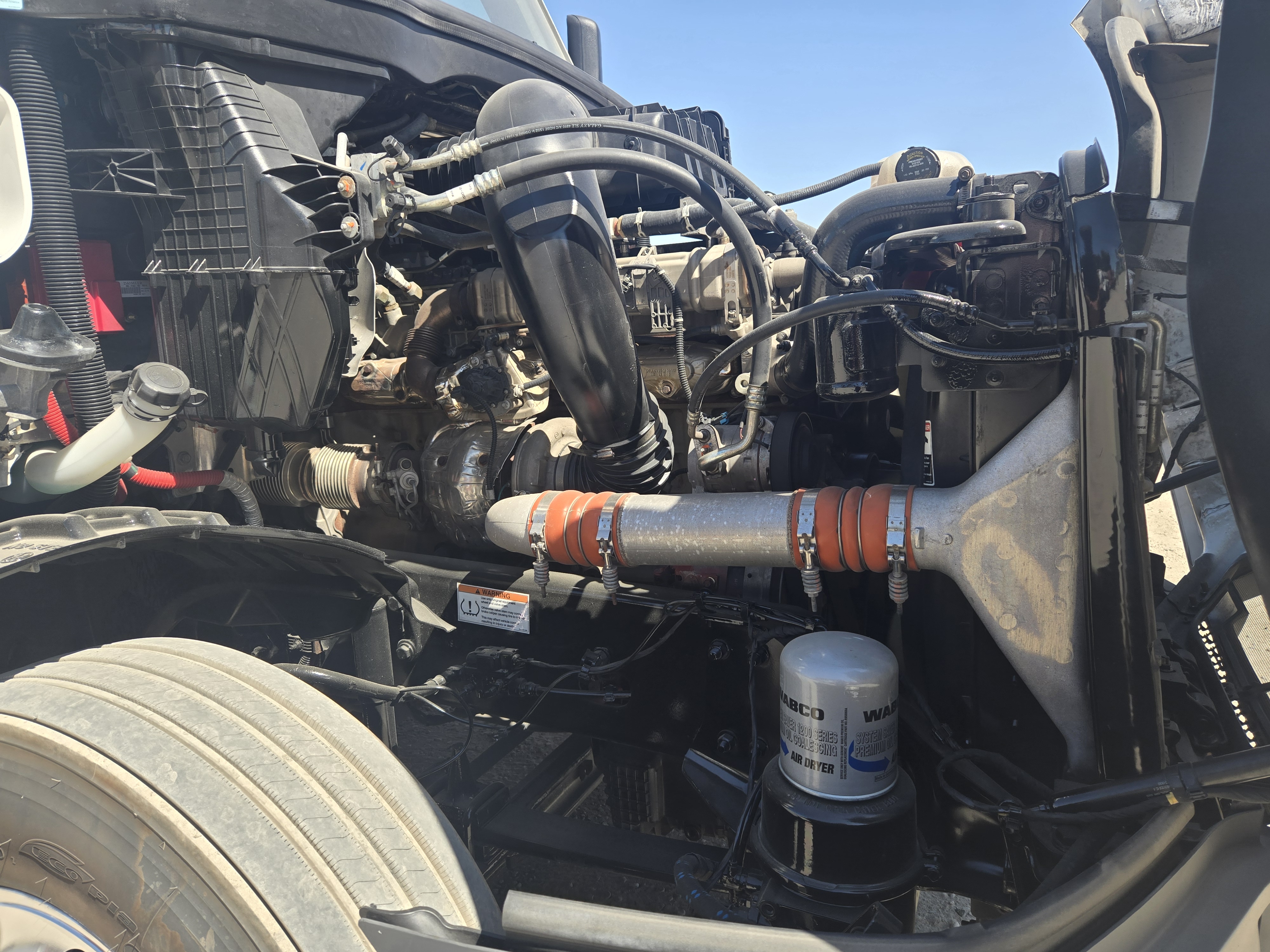 2023 FREIGHTLINER CASCADIA 126SLP - image 9