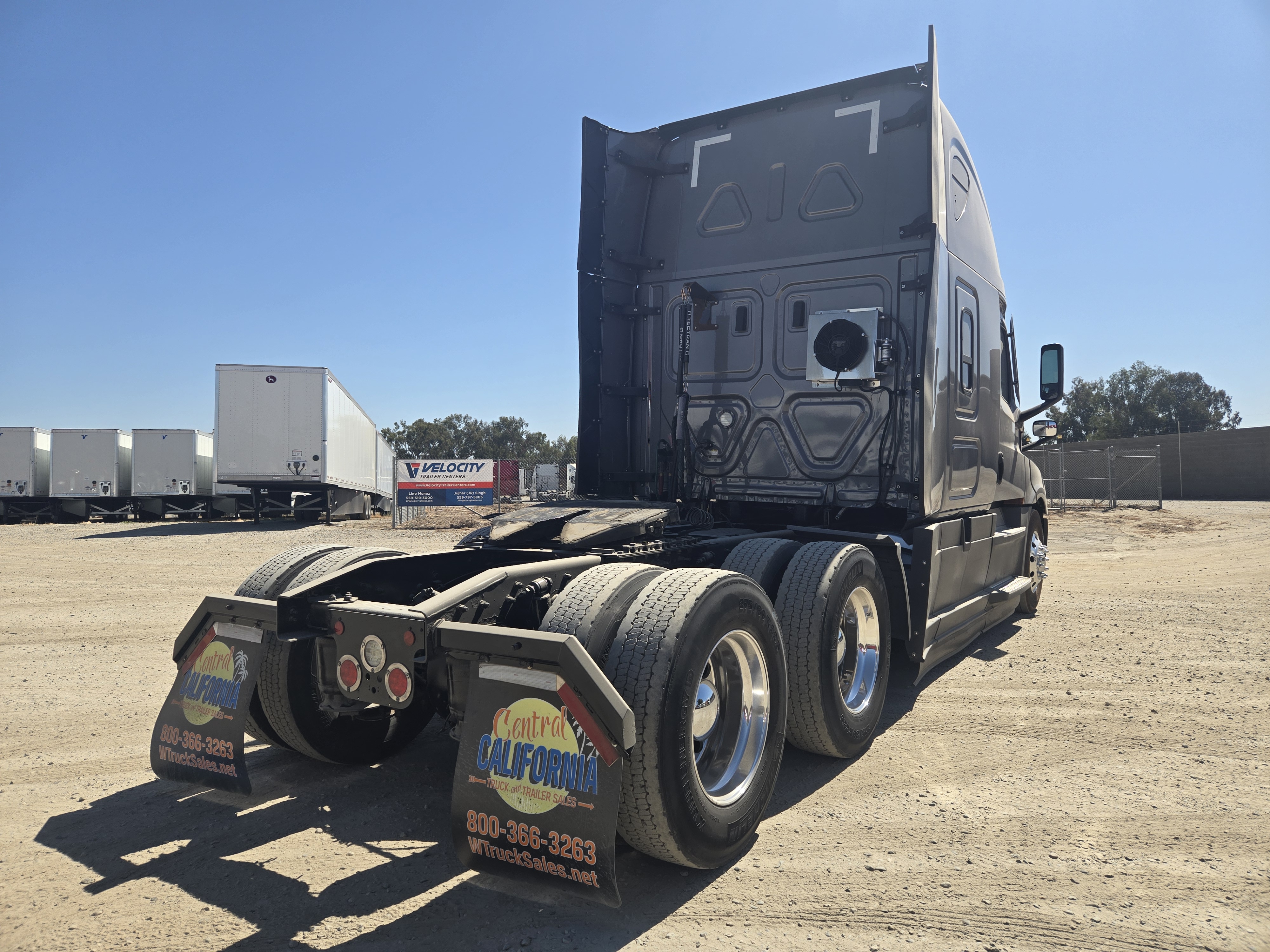 2021 FREIGHTLINER CASCADIA 126SLP - image 6