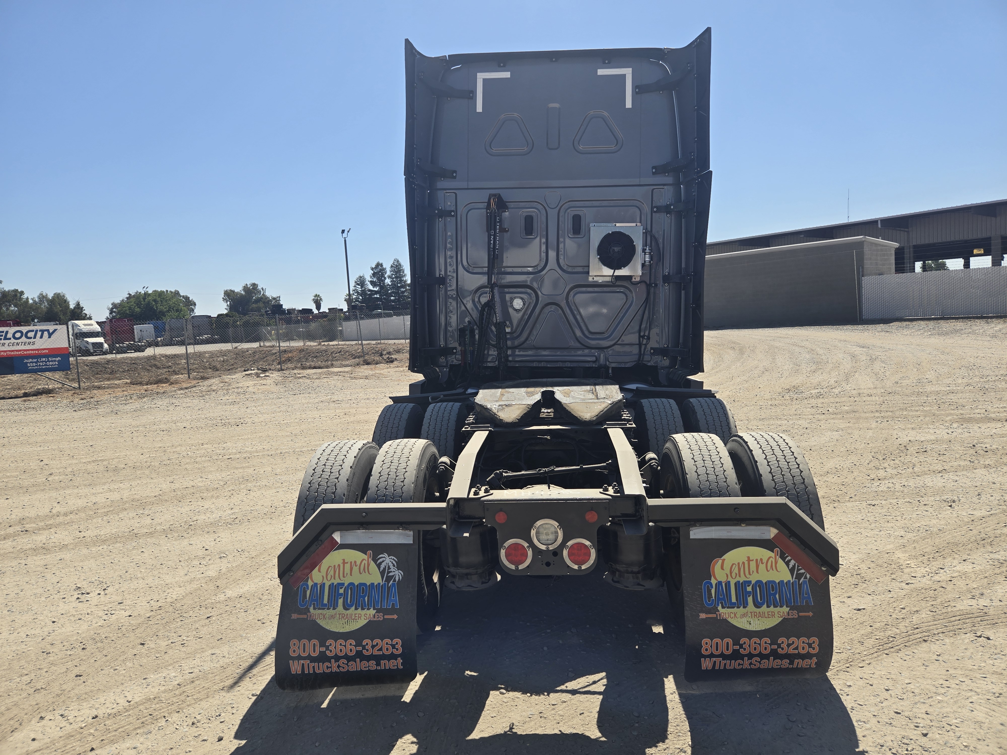 2021 FREIGHTLINER CASCADIA 126SLP - image 5