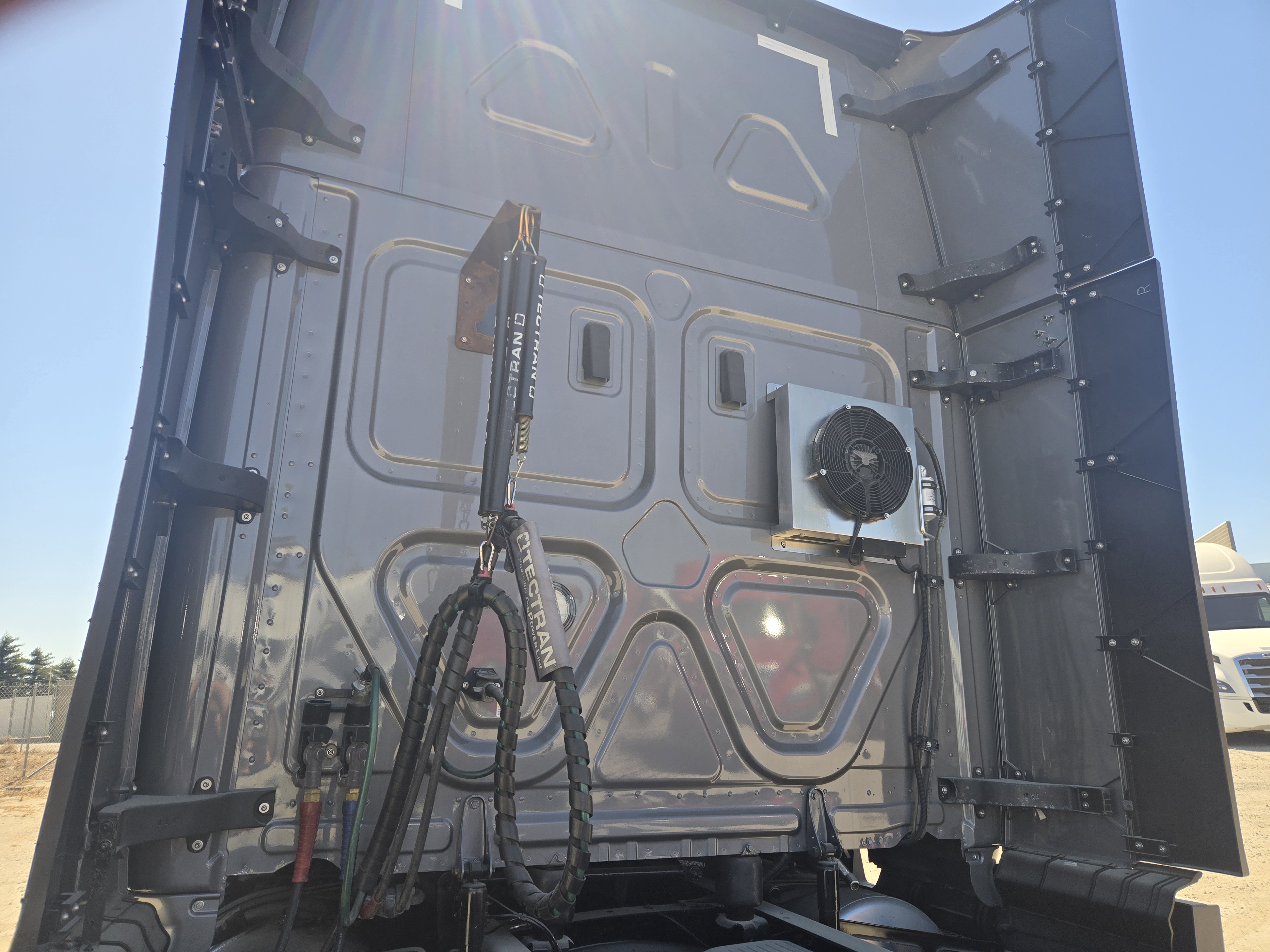 2021 FREIGHTLINER CASCADIA 126SLP - image 9