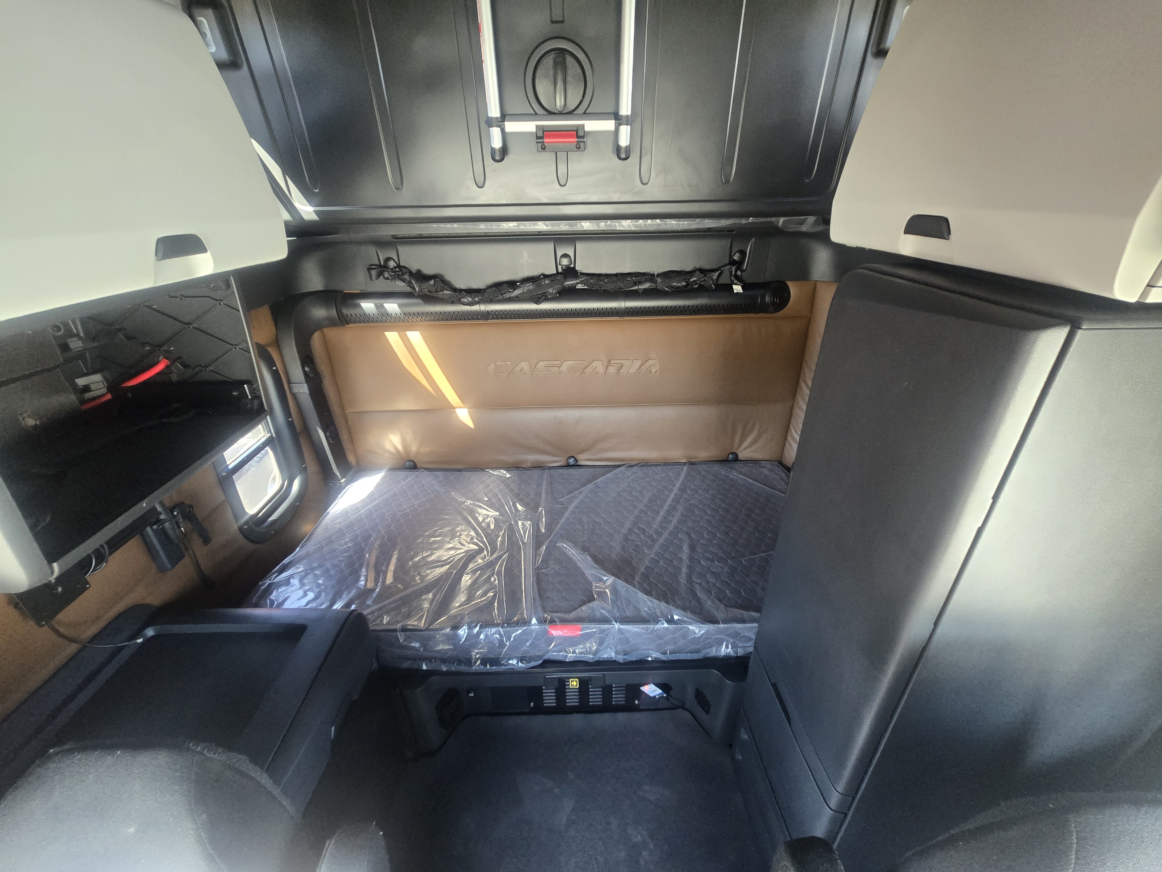 2021 FREIGHTLINER CASCADIA 126SLP - image 20