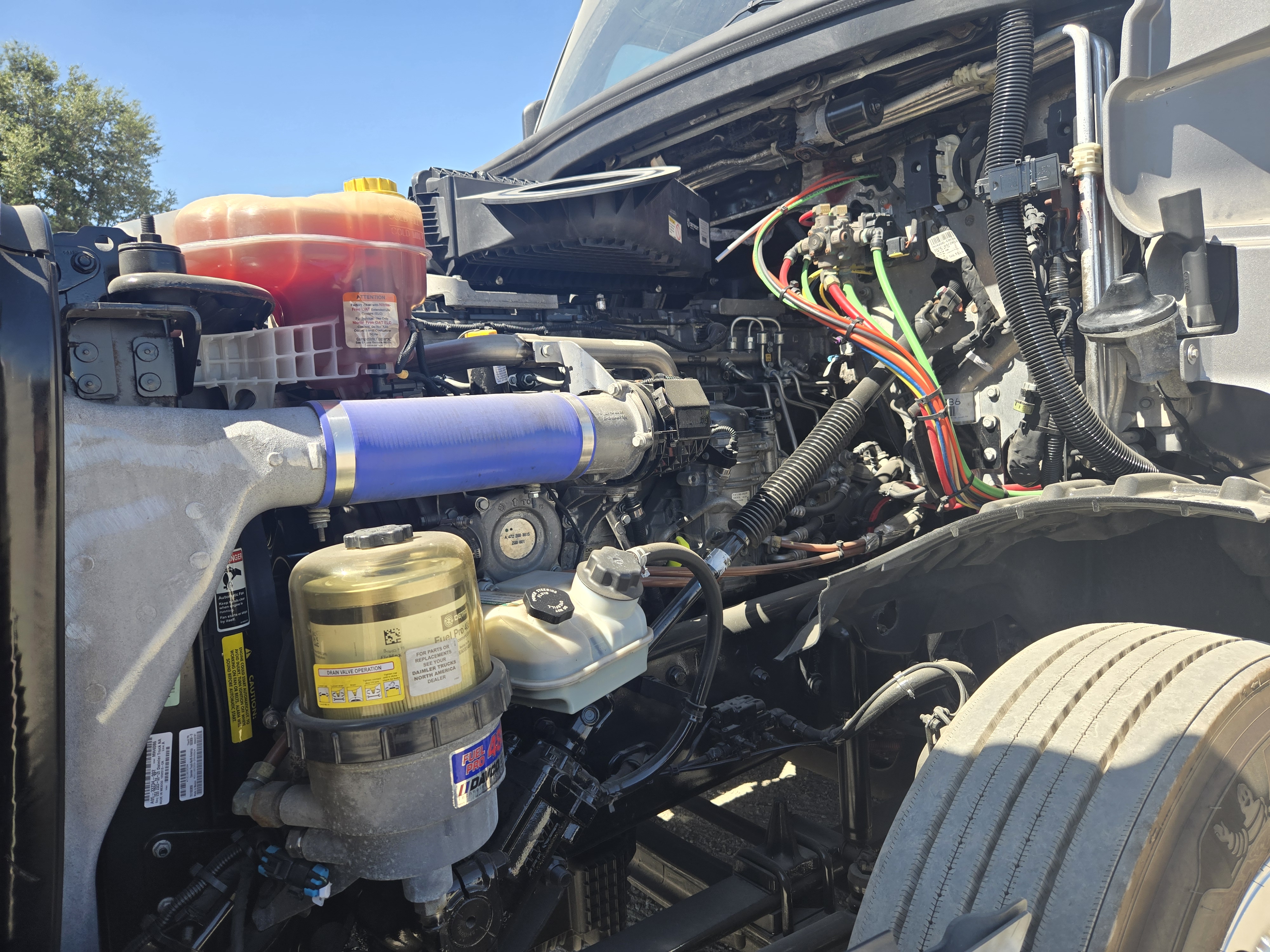 2021 FREIGHTLINER CASCADIA 126SLP - image 10