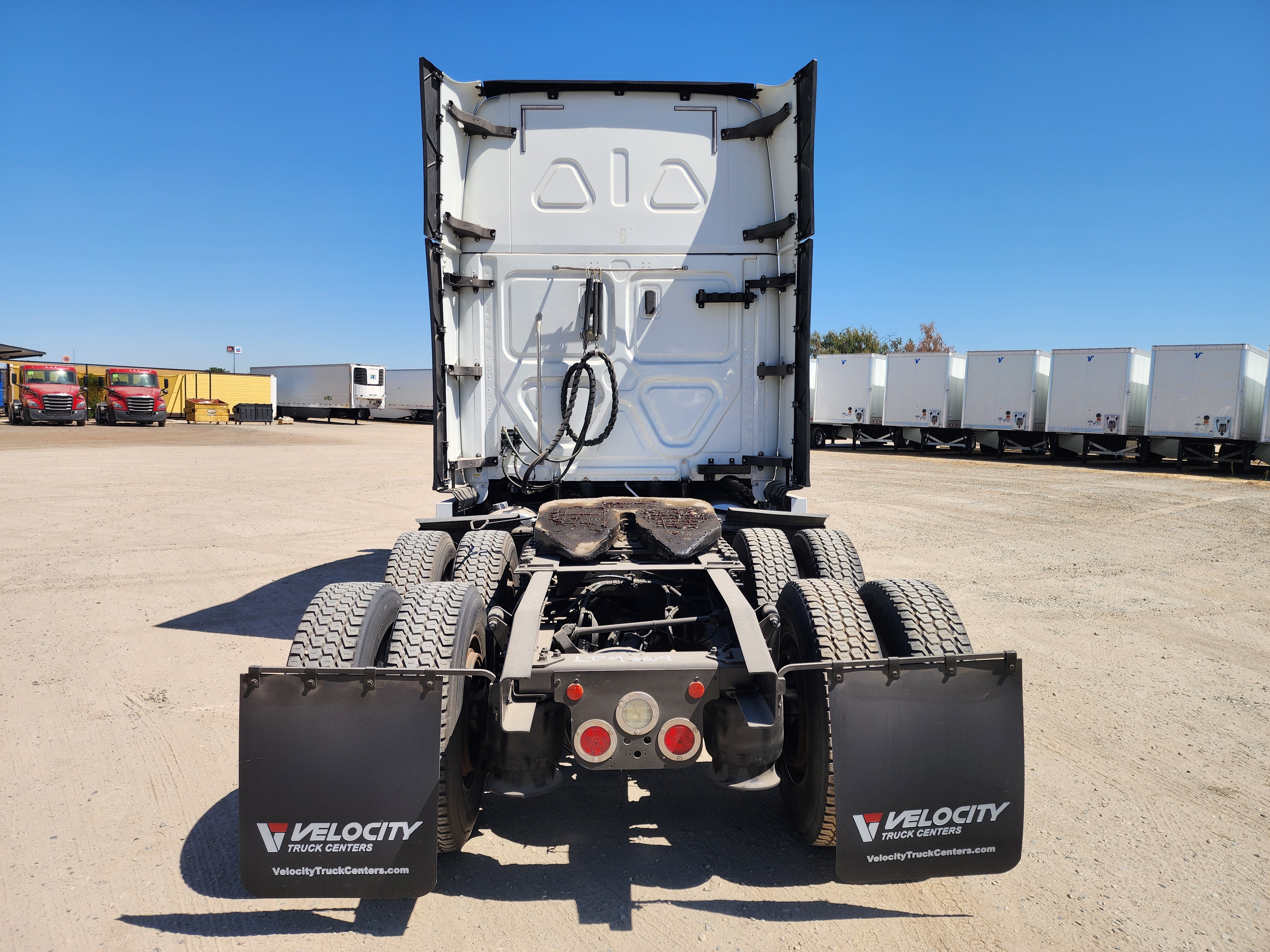 2020 FREIGHTLINER CASCADIA 126SLP - image 5