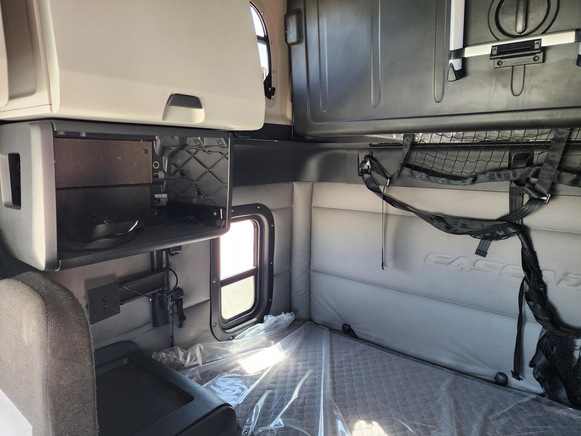 2020 FREIGHTLINER CASCADIA 126SLP - image 20