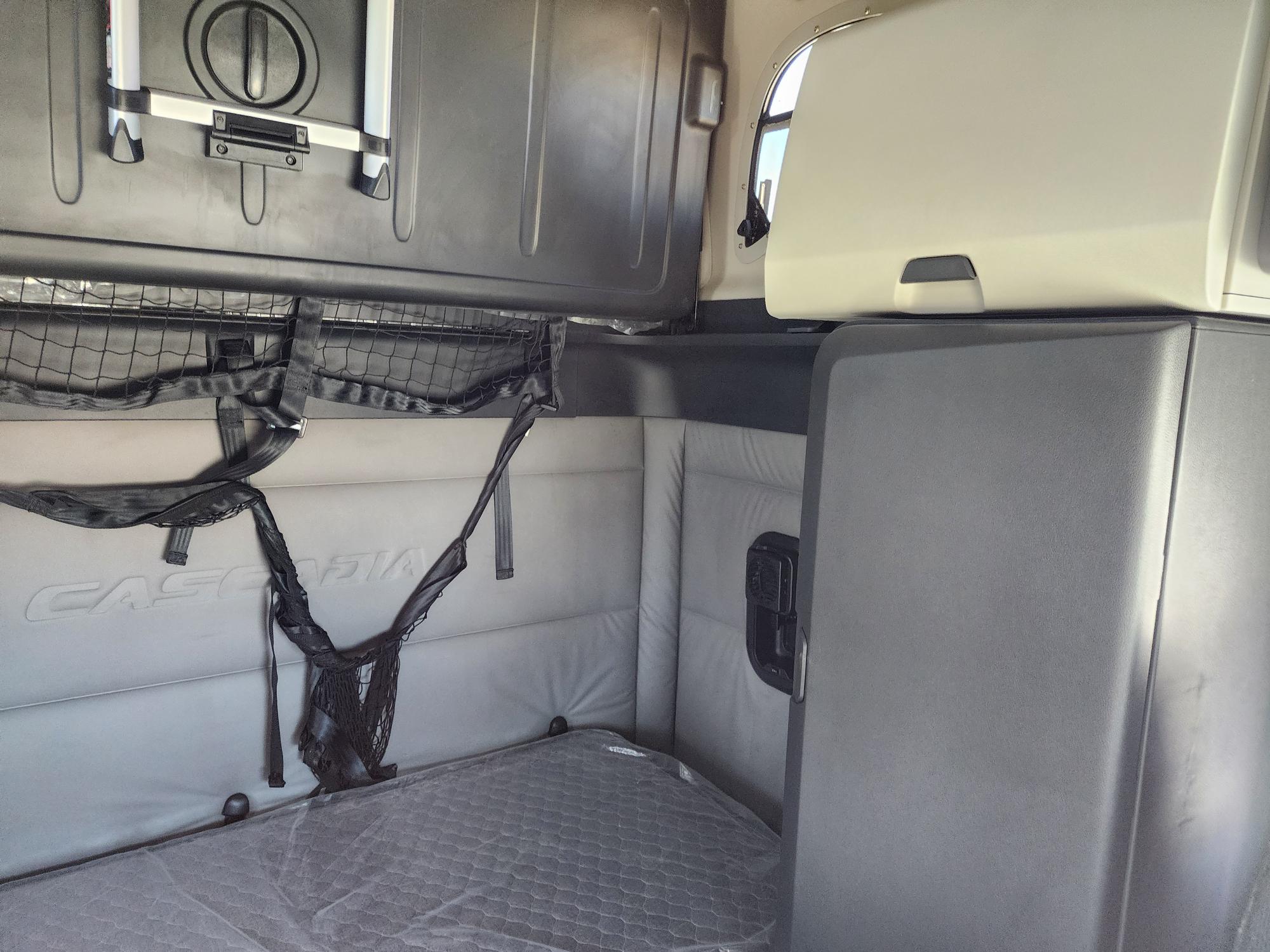 2020 FREIGHTLINER CASCADIA 126SLP - image 22