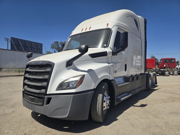 FREIGHTLINER CASCADIA 126SLP 