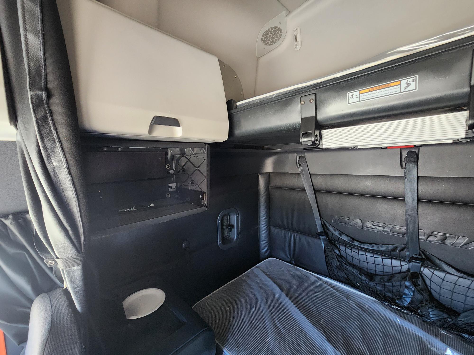 2023 FREIGHTLINER CASCADIA 126SLP - image 18