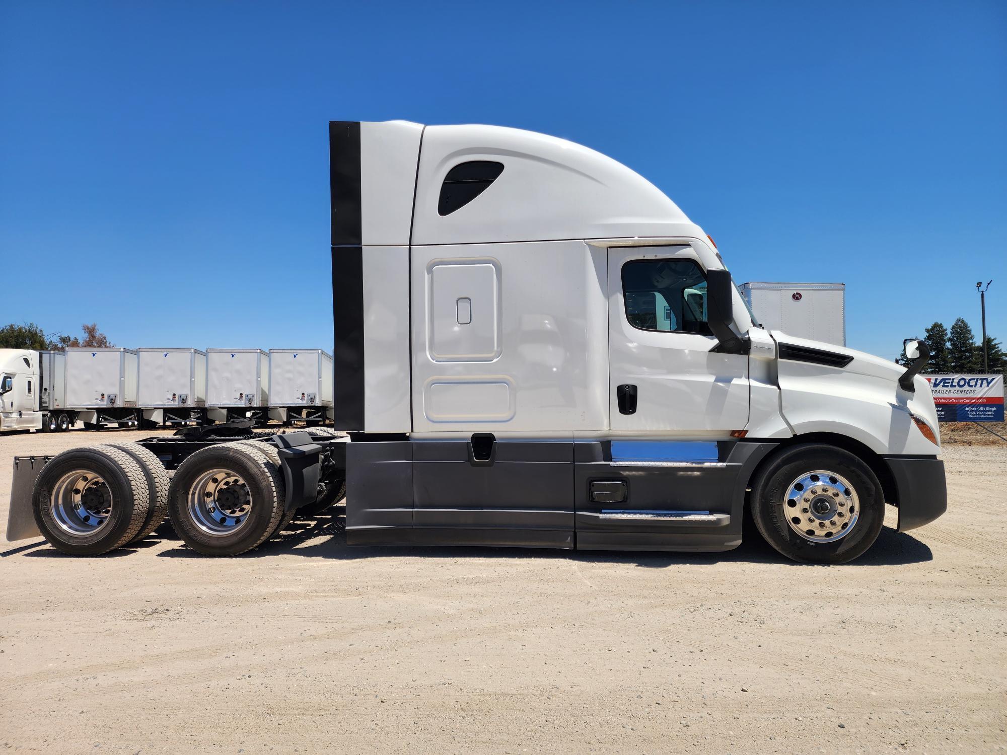 2023 FREIGHTLINER CASCADIA 126SLP - image 6