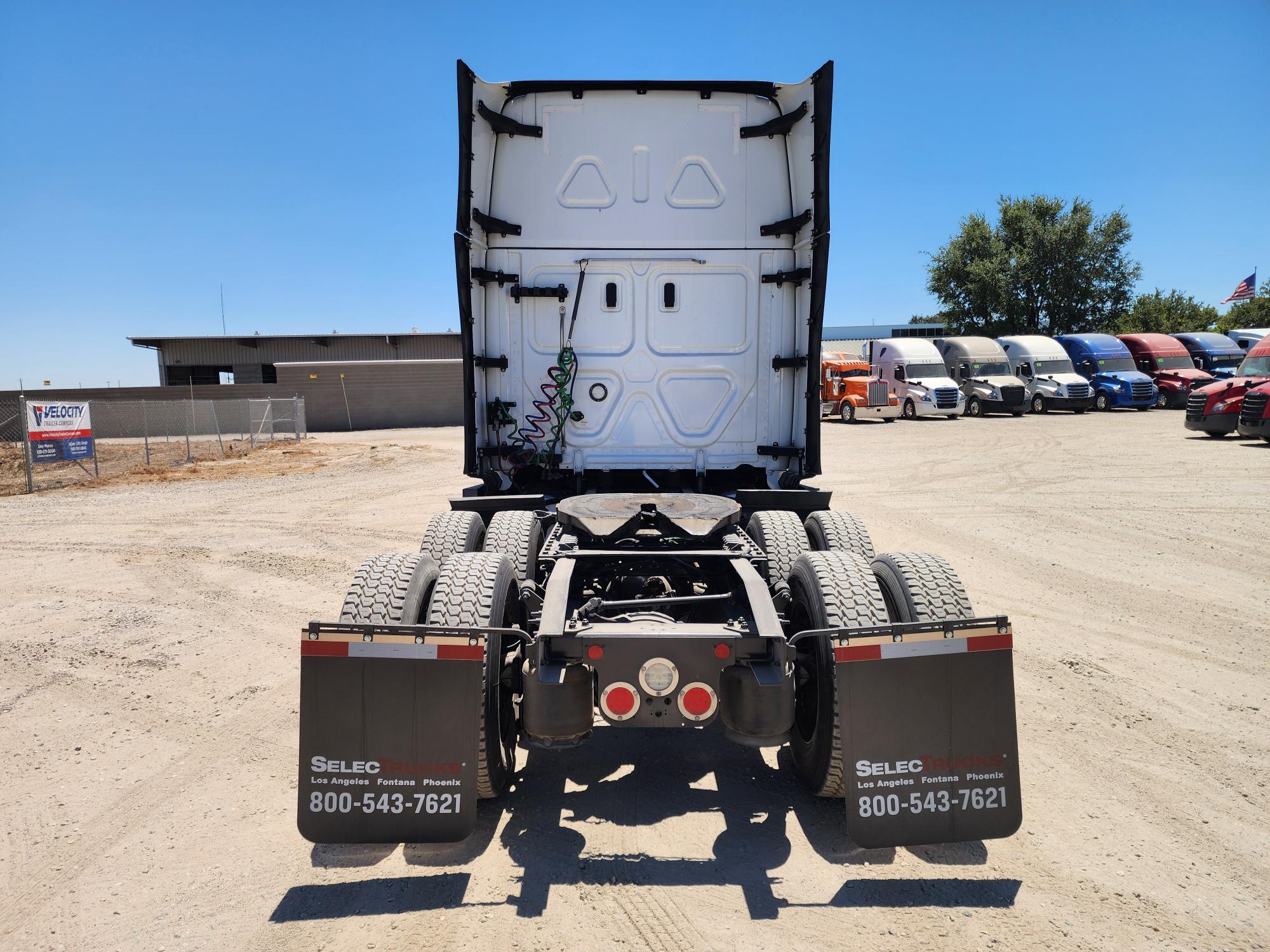 2023 FREIGHTLINER CASCADIA 126SLP - image 4