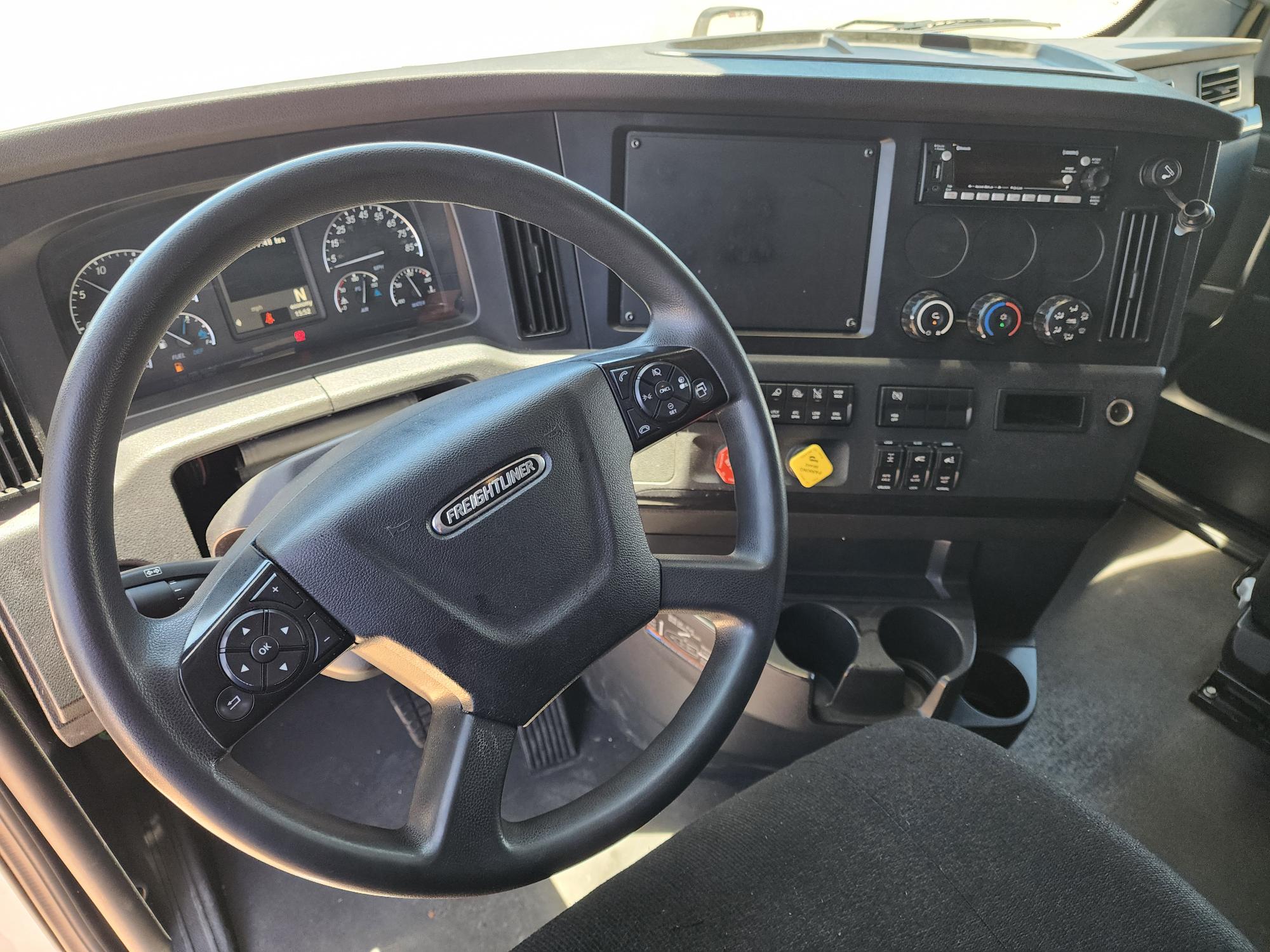 2023 FREIGHTLINER CASCADIA 126SLP - image 16