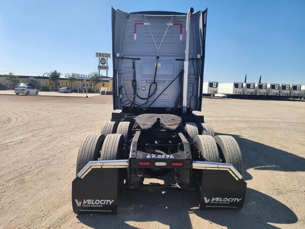 VOLVO VNL64T860 2023