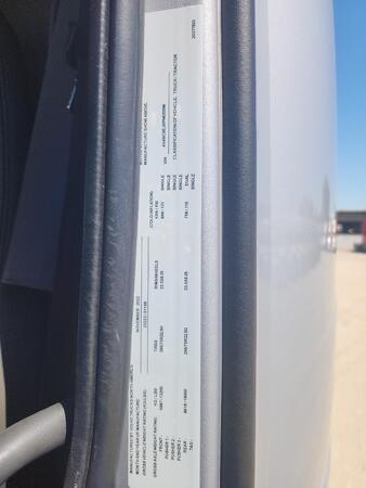 VOLVO VNL64T860 2023