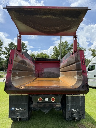 FREIGHTLINER 114SD 2025