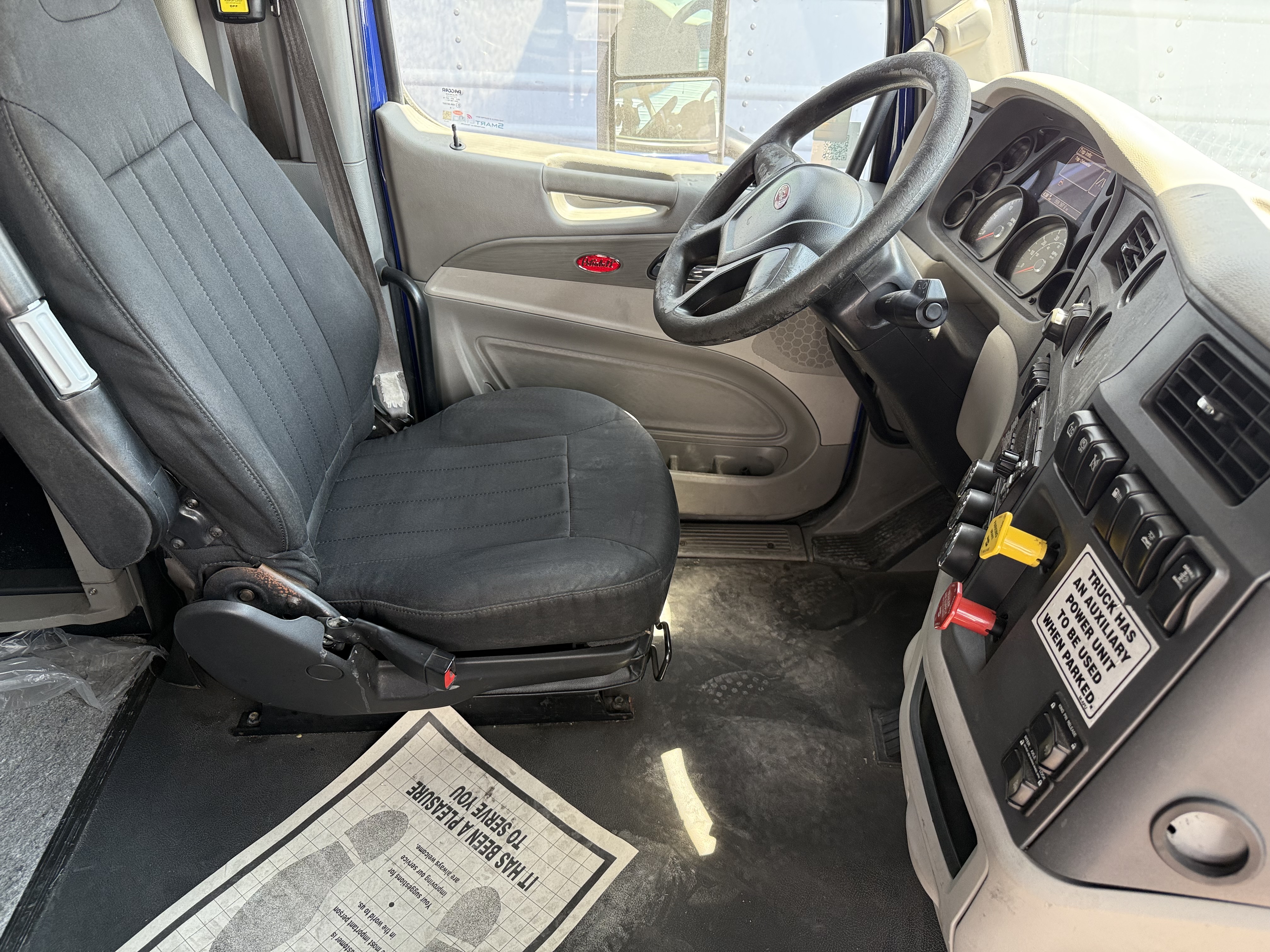 2019 PETERBILT 579 - image 18