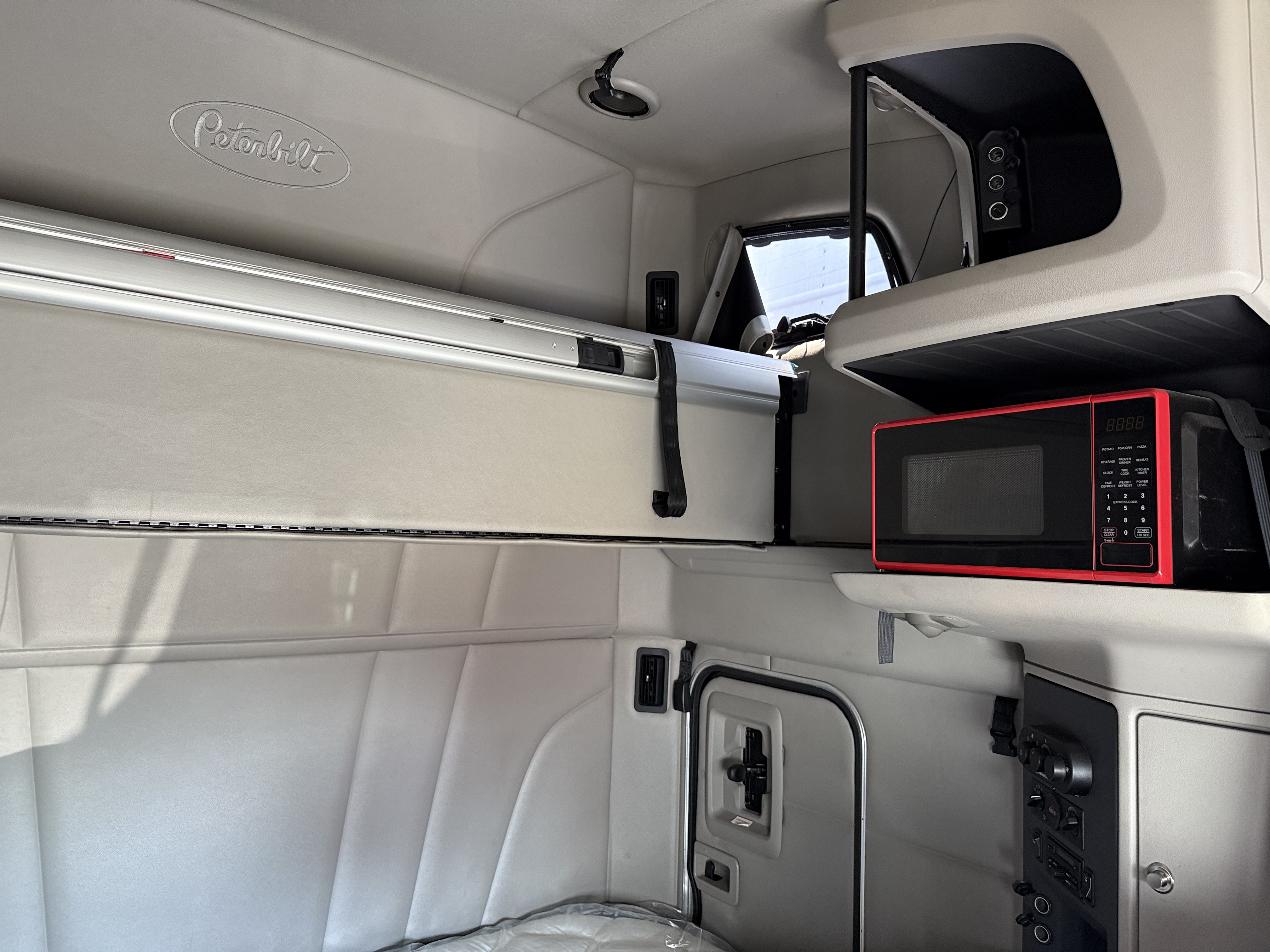 2019 PETERBILT 579 - image 20