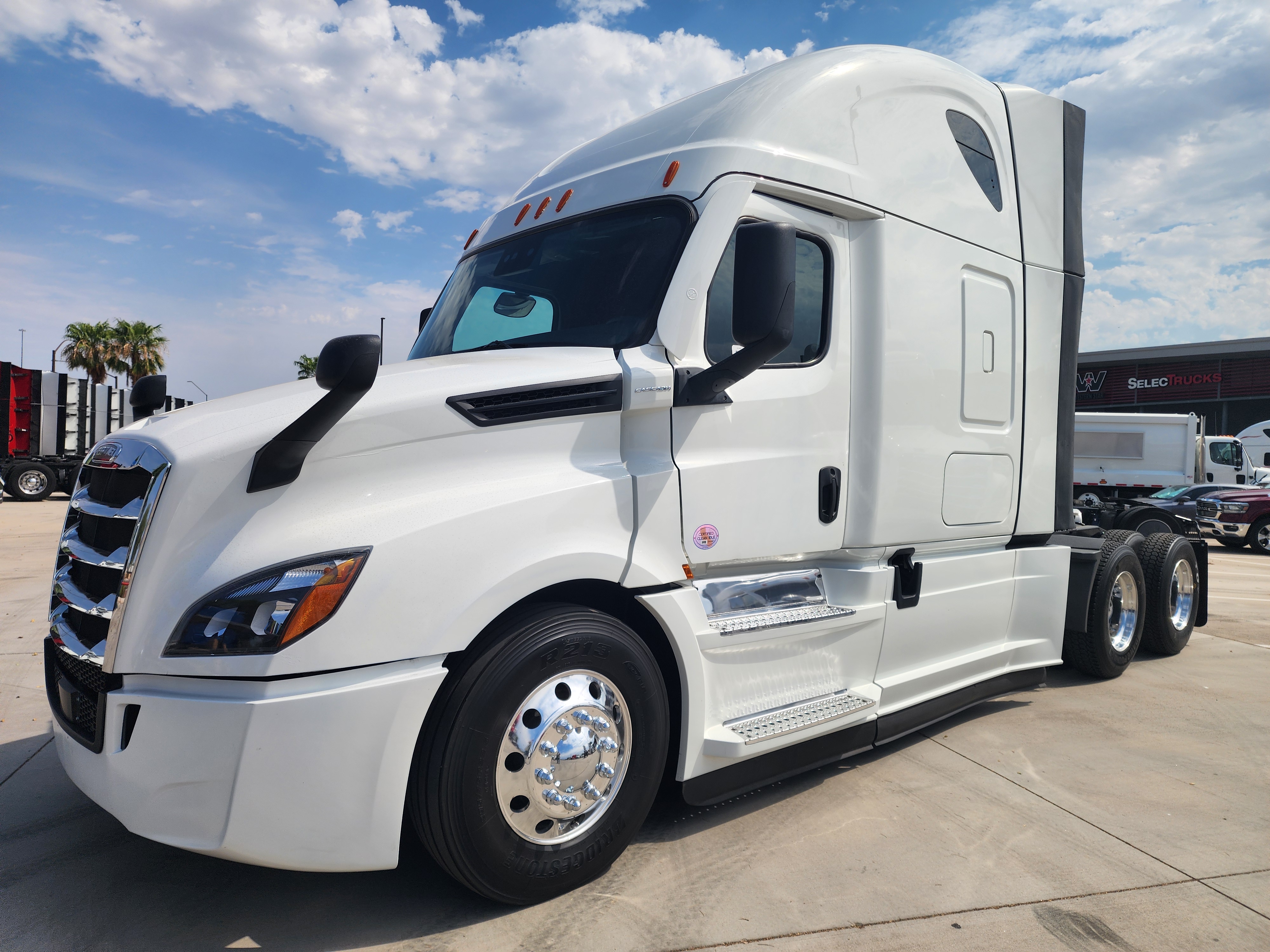 2021 FREIGHTLINER CASCADIA 126SLP - image 1