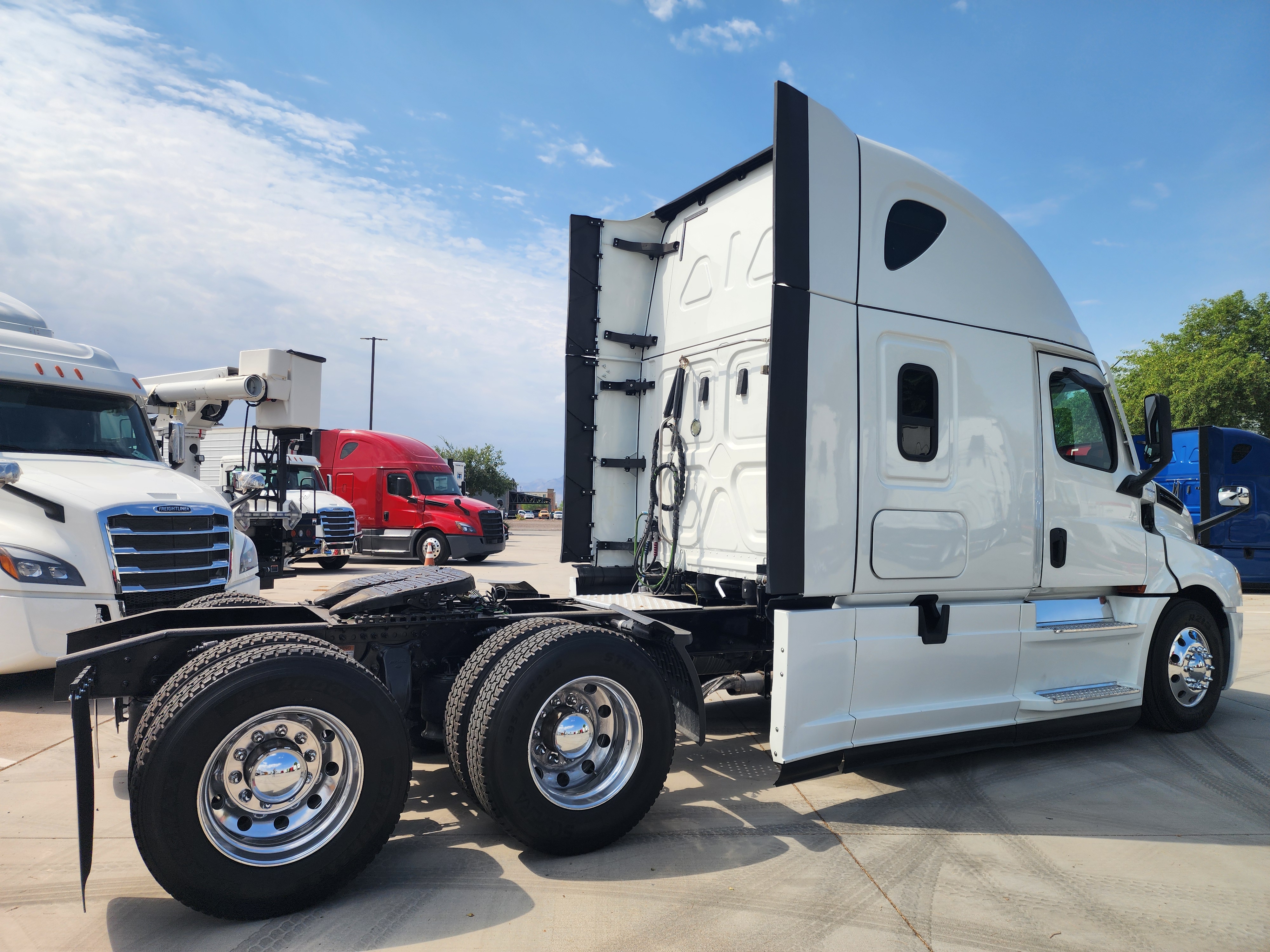 2021 FREIGHTLINER CASCADIA 126SLP - image 6