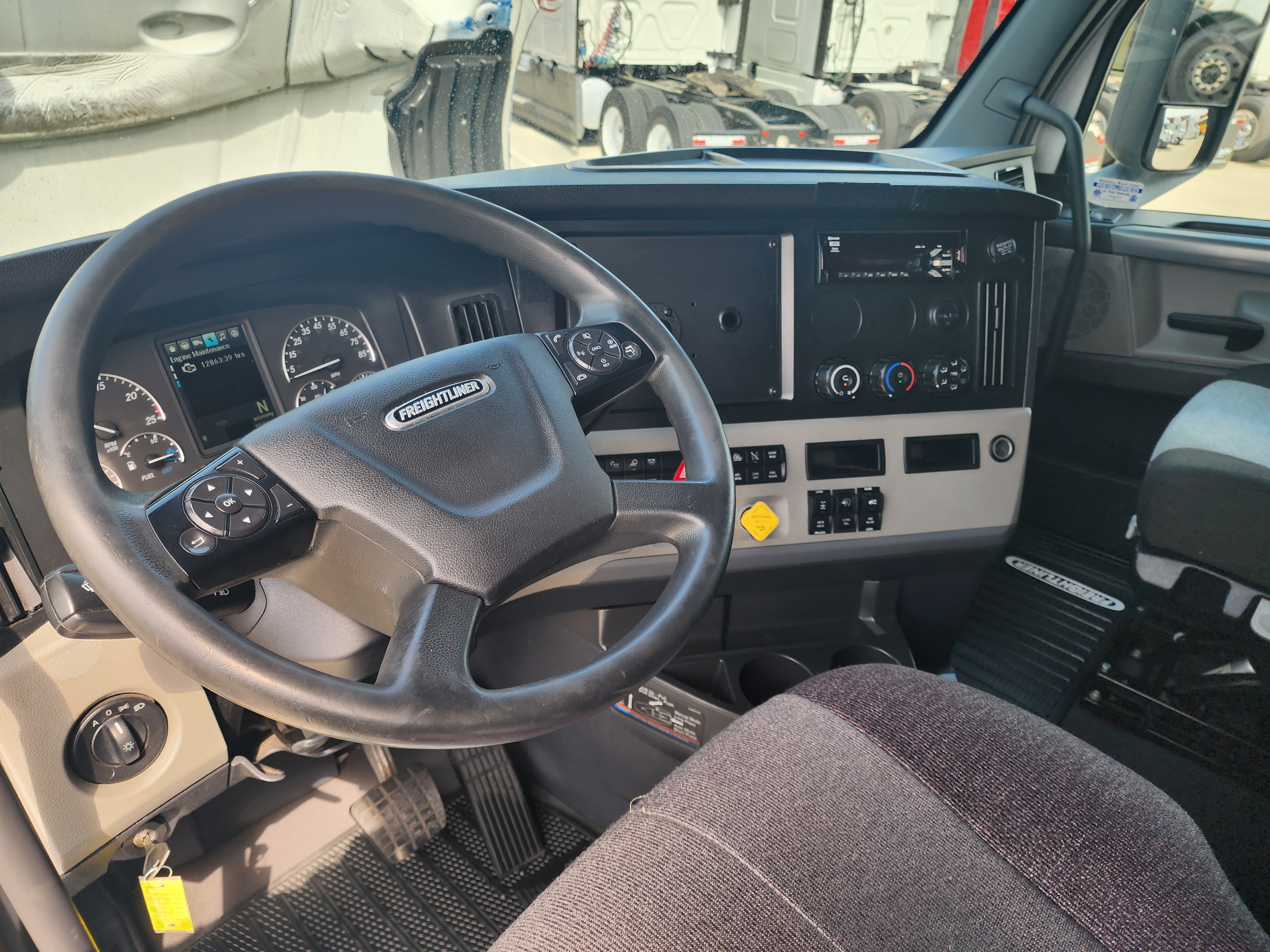 2021 FREIGHTLINER CASCADIA 126SLP - image 16