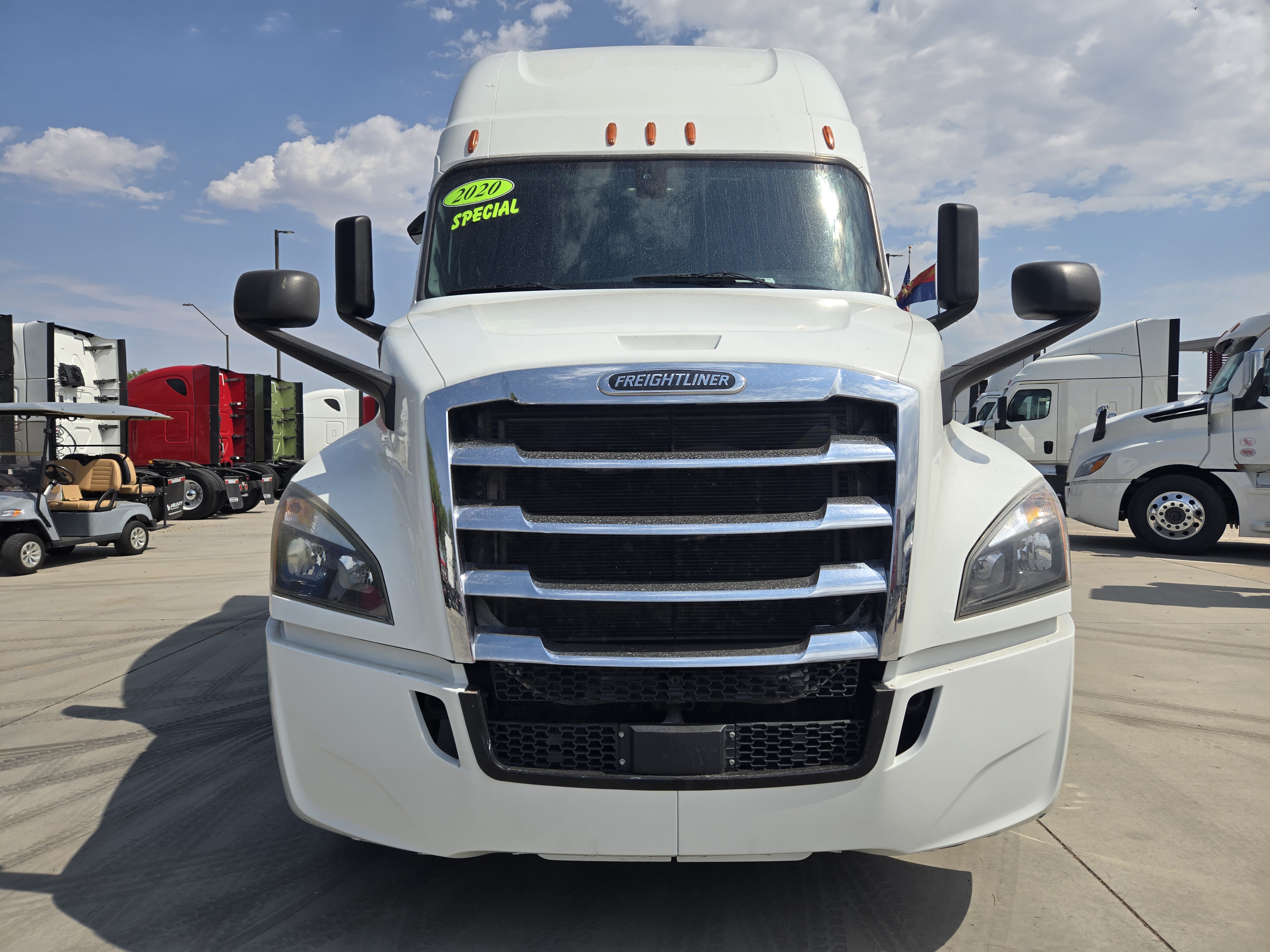 2020 FREIGHTLINER CASCADIA 126SLP - image 2