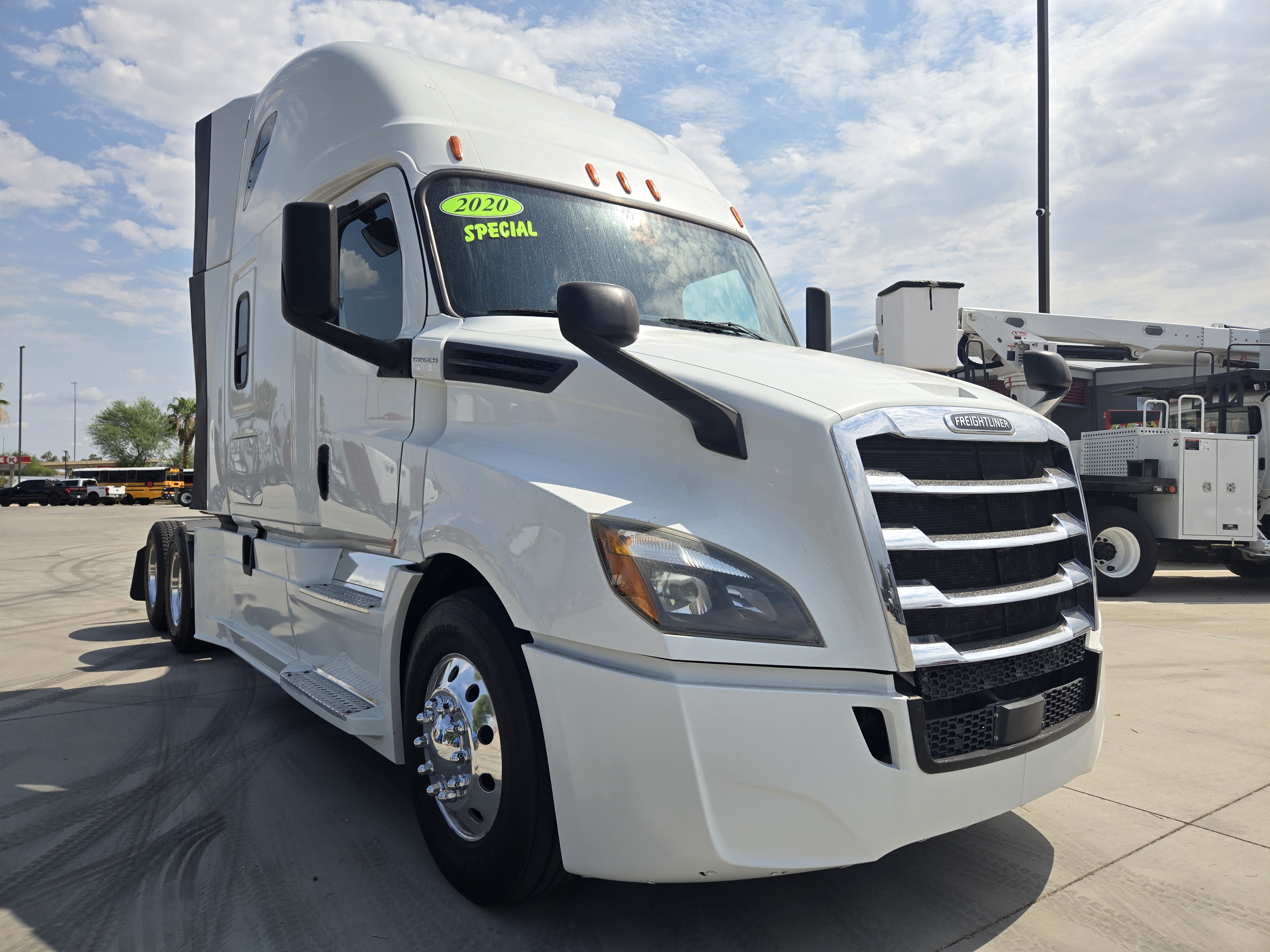 2020 FREIGHTLINER CASCADIA 126SLP - image 8