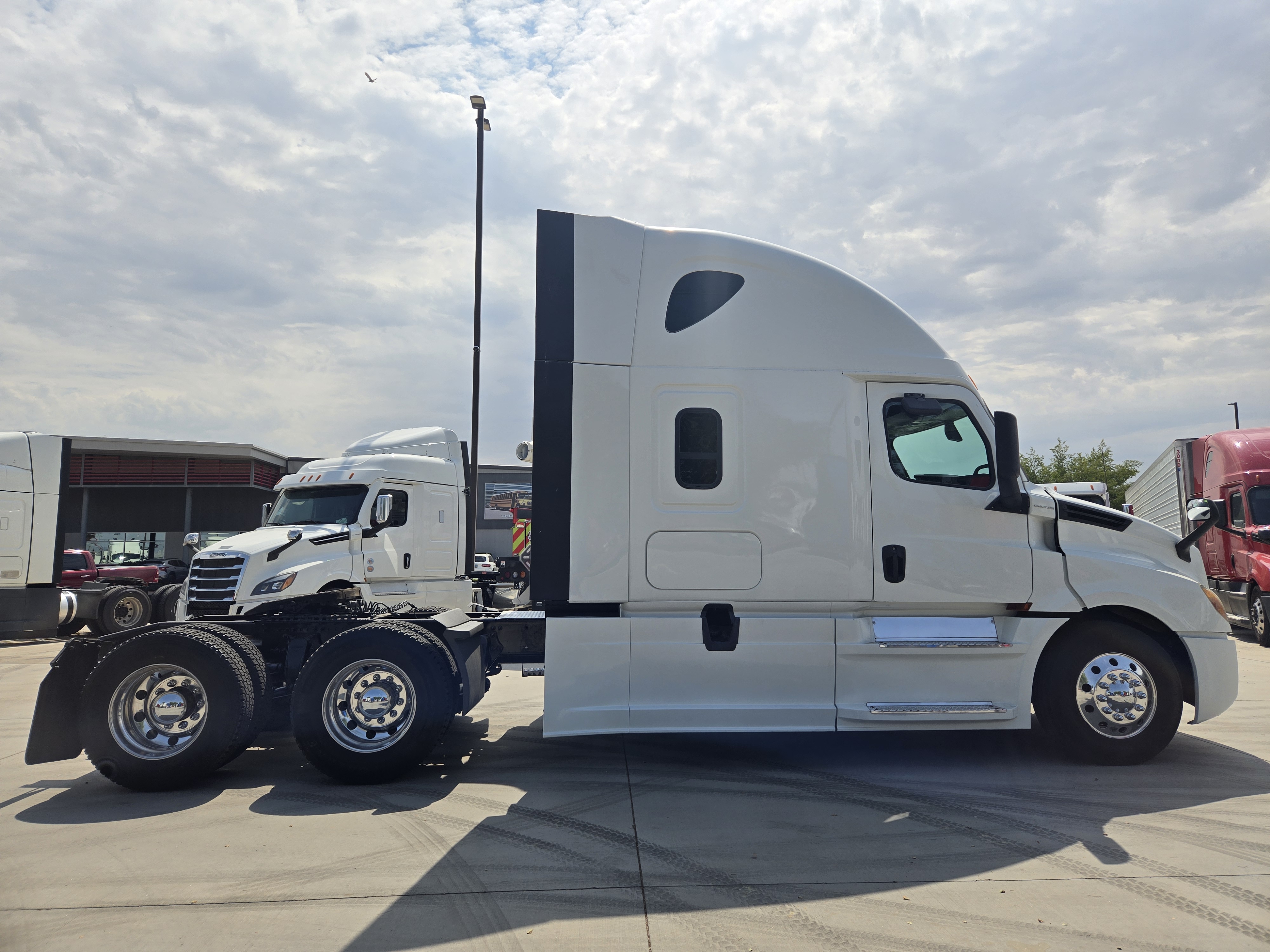 2020 FREIGHTLINER CASCADIA 126SLP - image 7