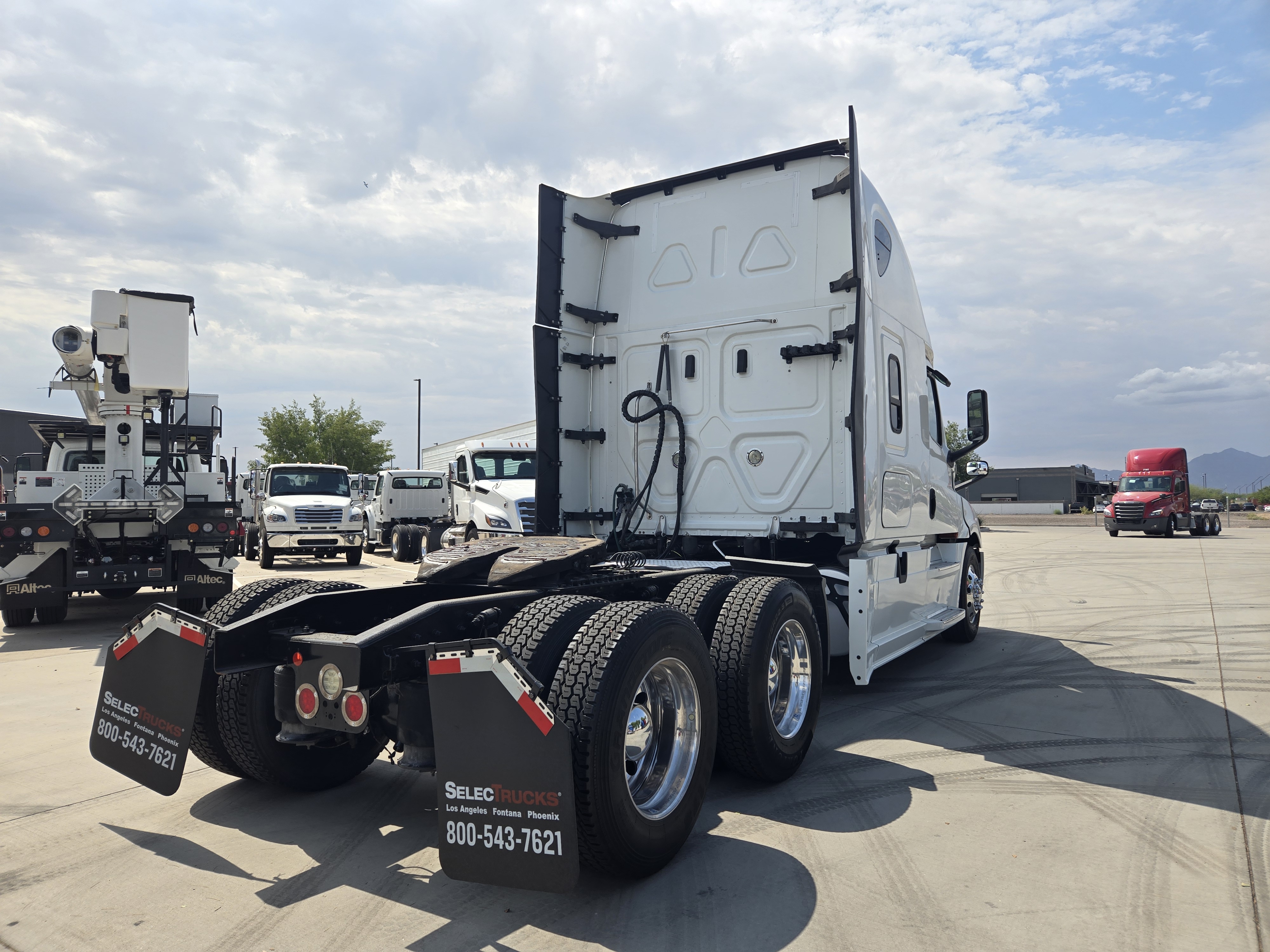 2020 FREIGHTLINER CASCADIA 126SLP - image 6