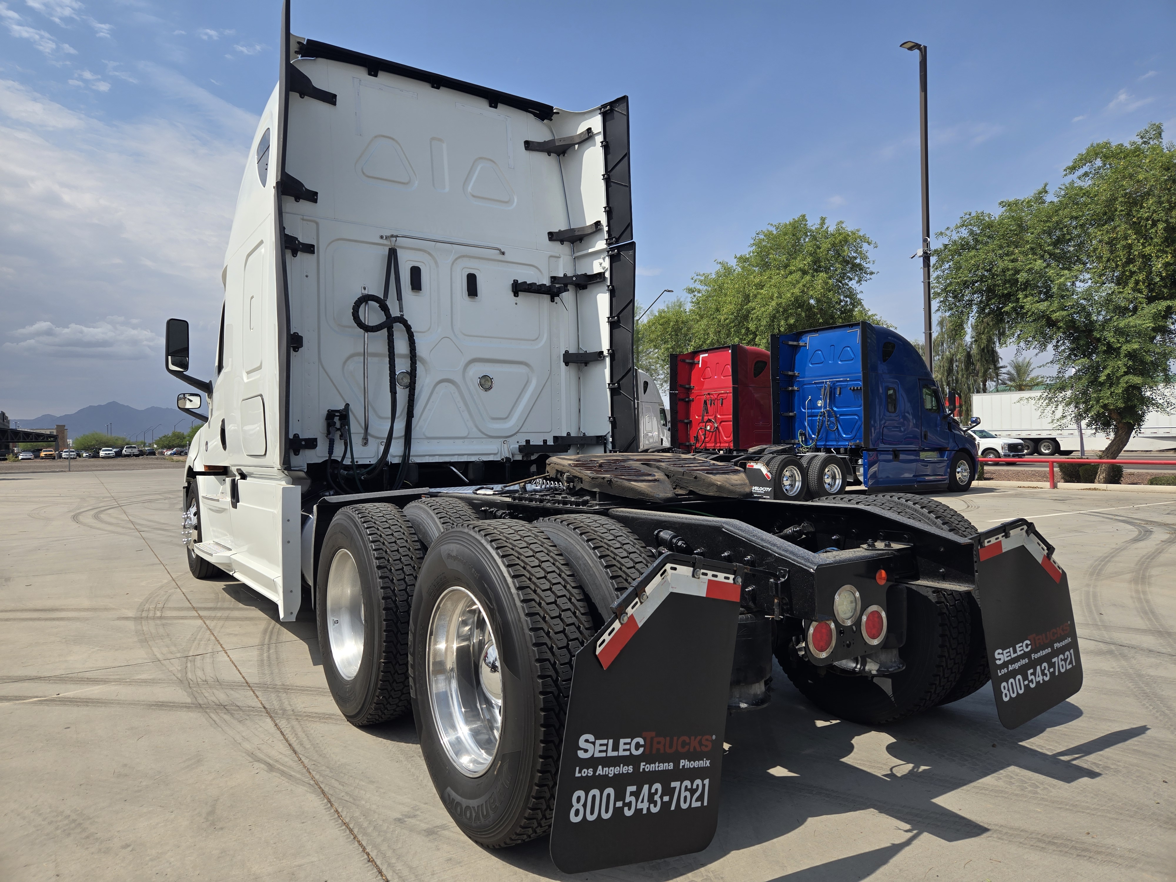 2020 FREIGHTLINER CASCADIA 126SLP - image 4